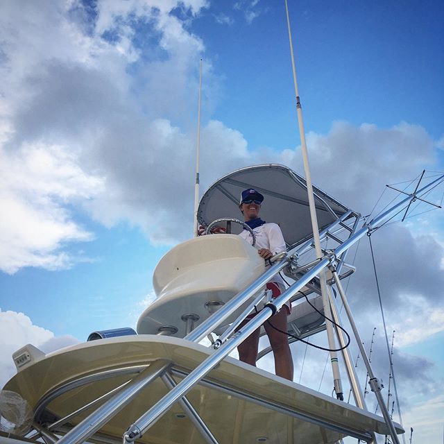 Captain Sam making it look easy on set.  #onlocation #floridakeys #photoshoot #bayside #fishon #bluesky