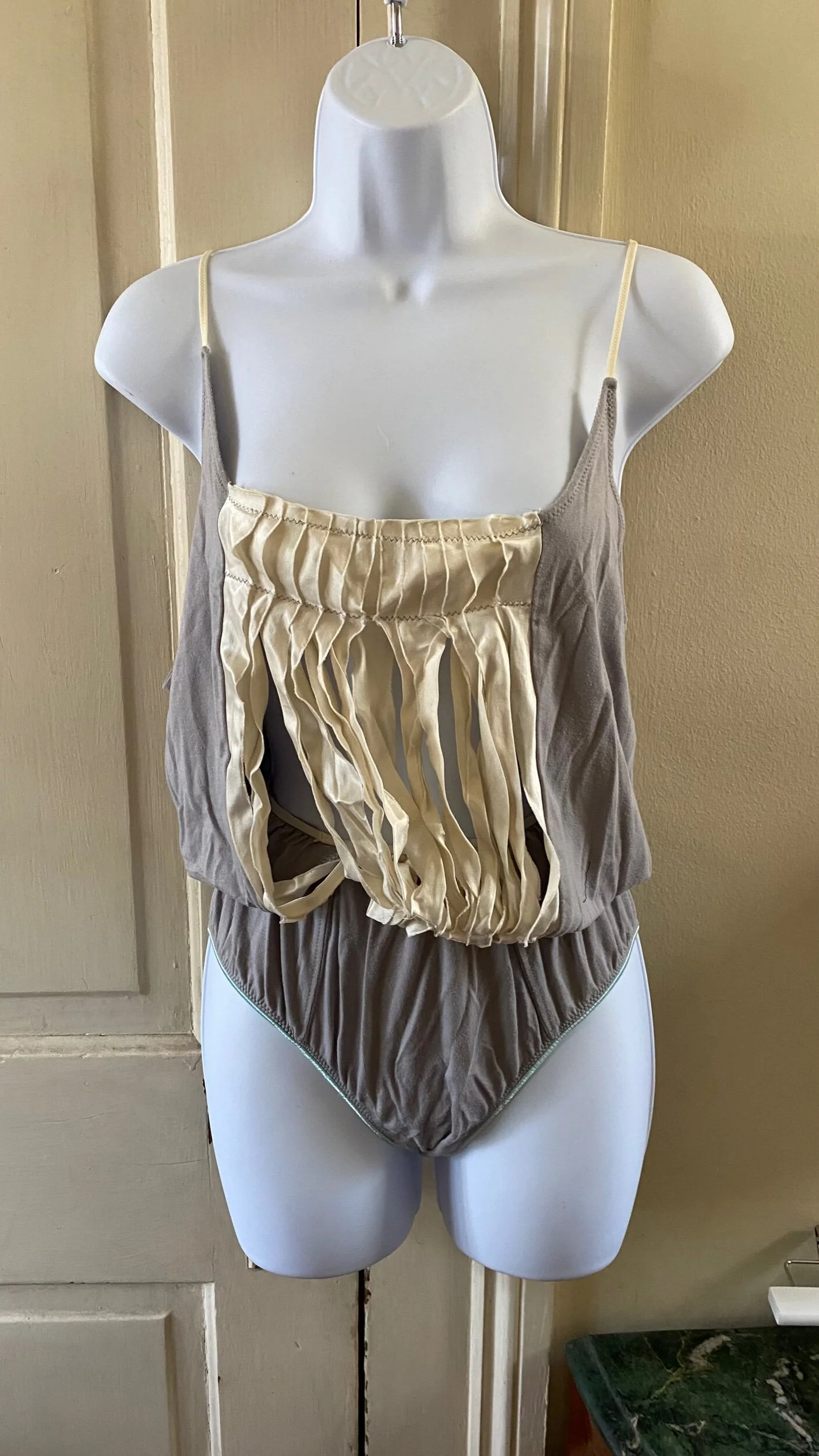 F72868E7-BB0A-493C-B980-0661FCBFA885