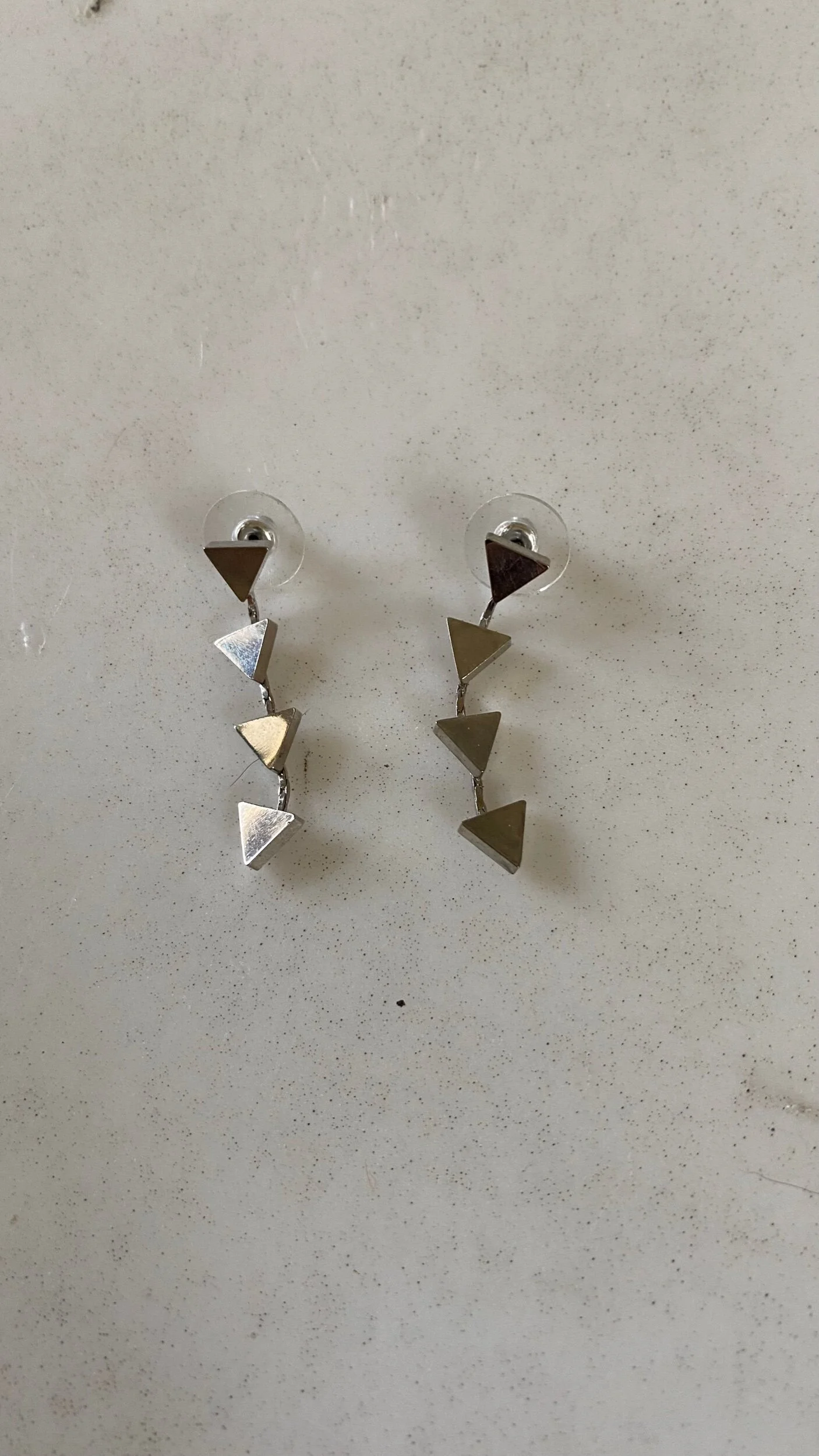 B20E8AF2-C9BE-4C89-9137-E674D06560CD