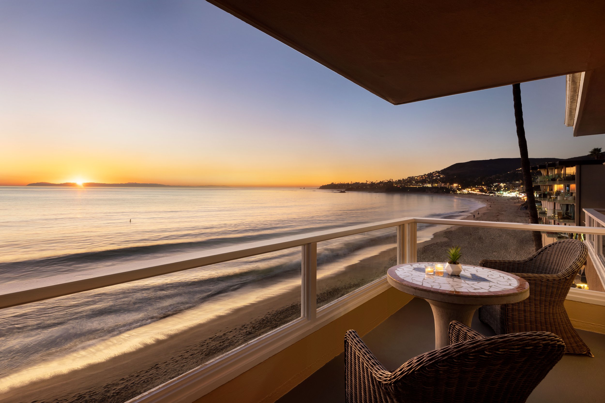 Pac-Edge-Surf-RM-705-Balcony-Ocean-Sunset-LG.jpg