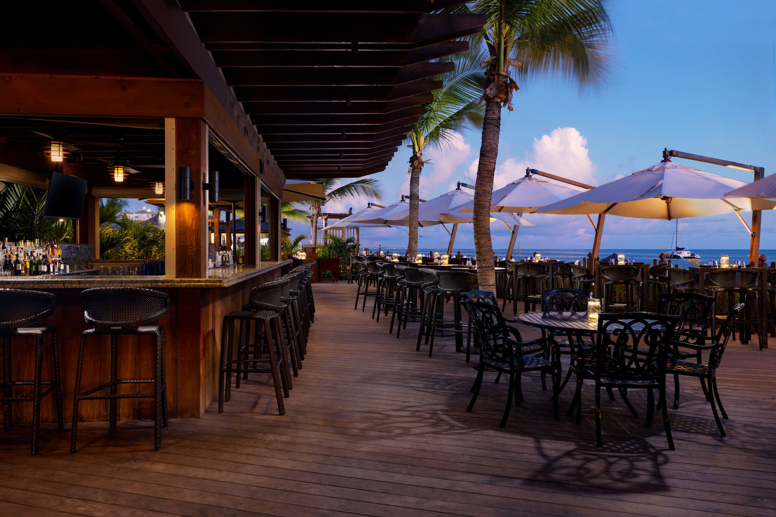 Seven-Star-The-Deck-Pool-Dusk.jpg