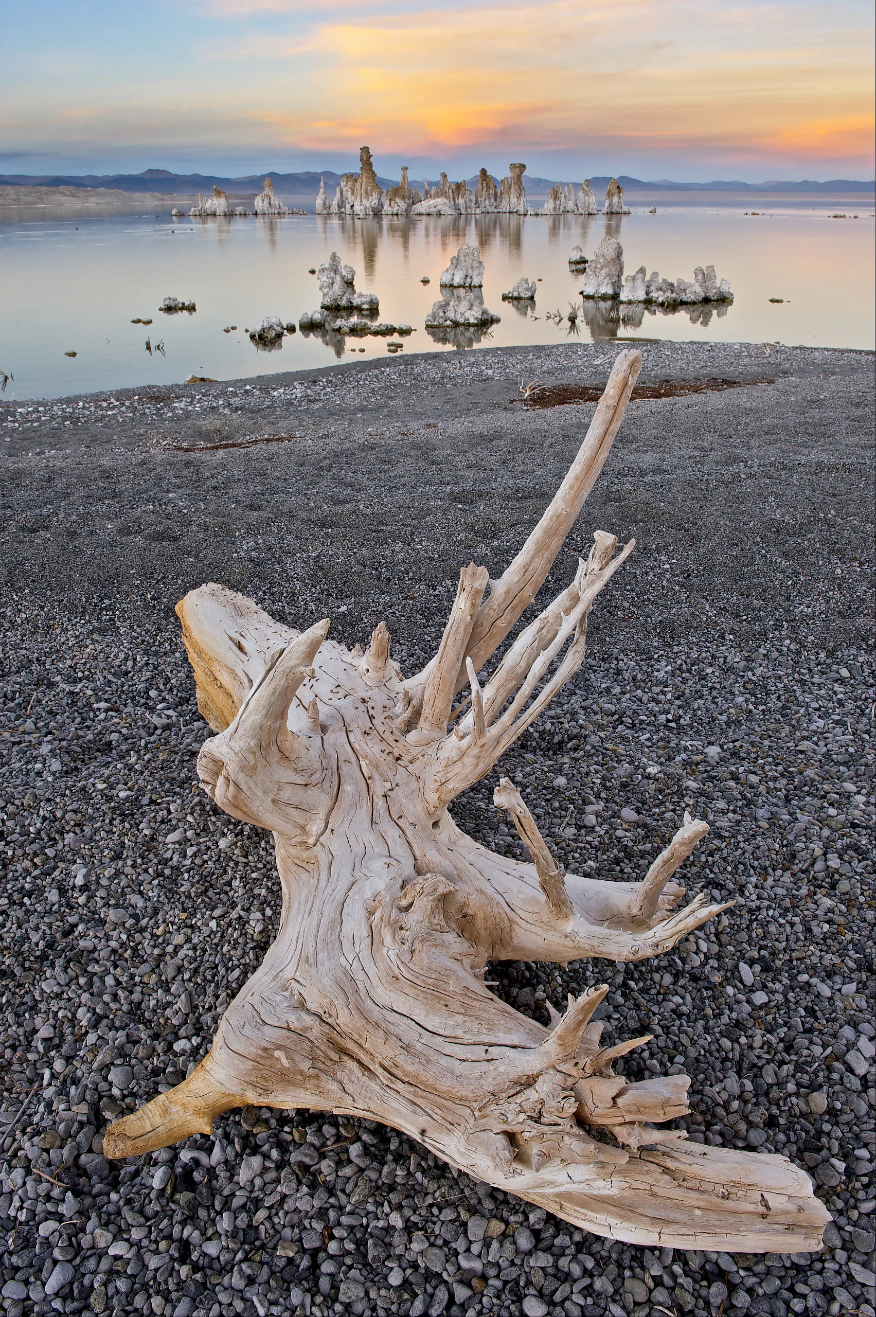 Tufa formations, Mono Lake, California, USA