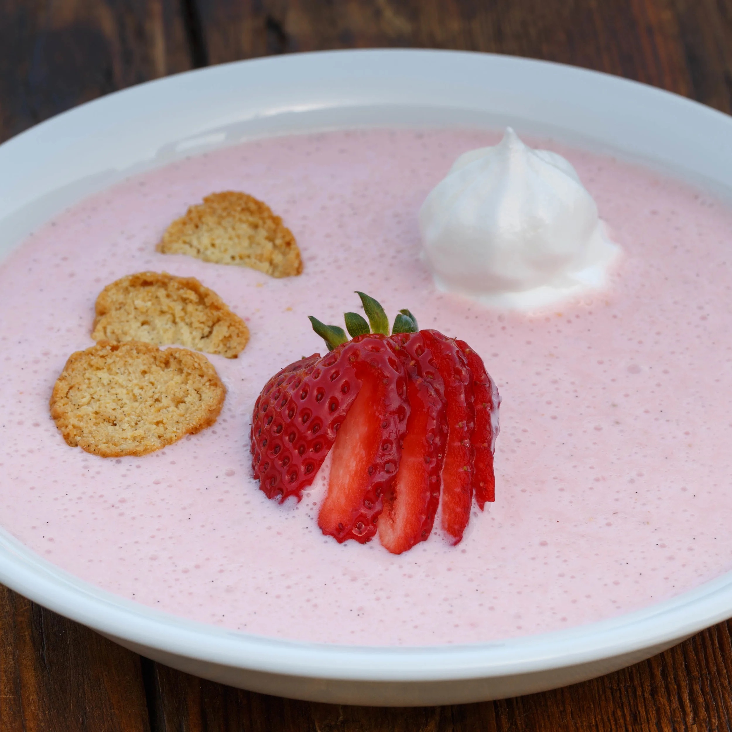 Strawberry Koldskål - Cold Sweet Strawberry Buttermilk Soup