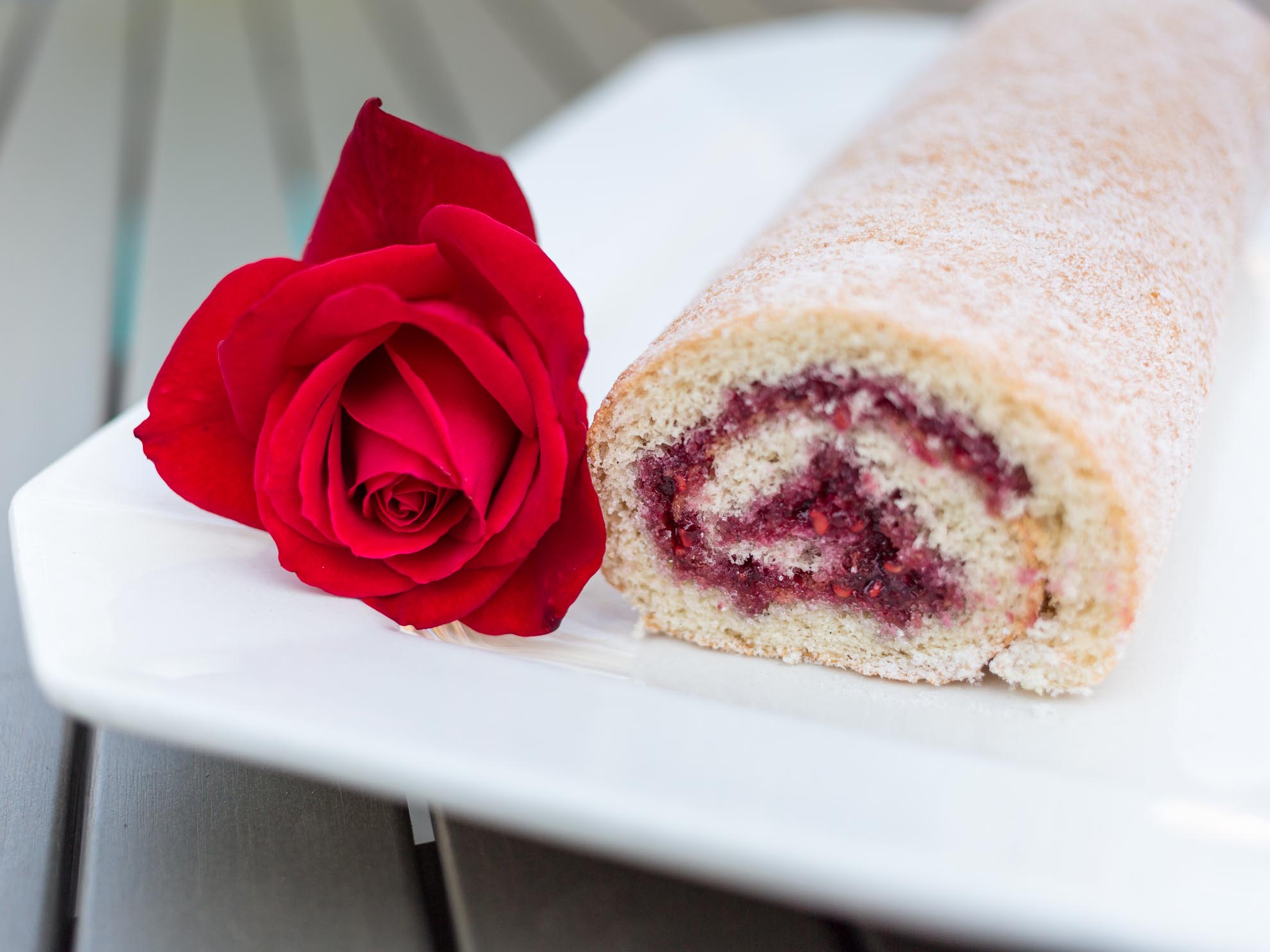 Raspberry Jelly Roll - Hindbærroulade