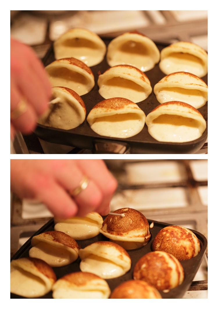Turning æbleskiver.