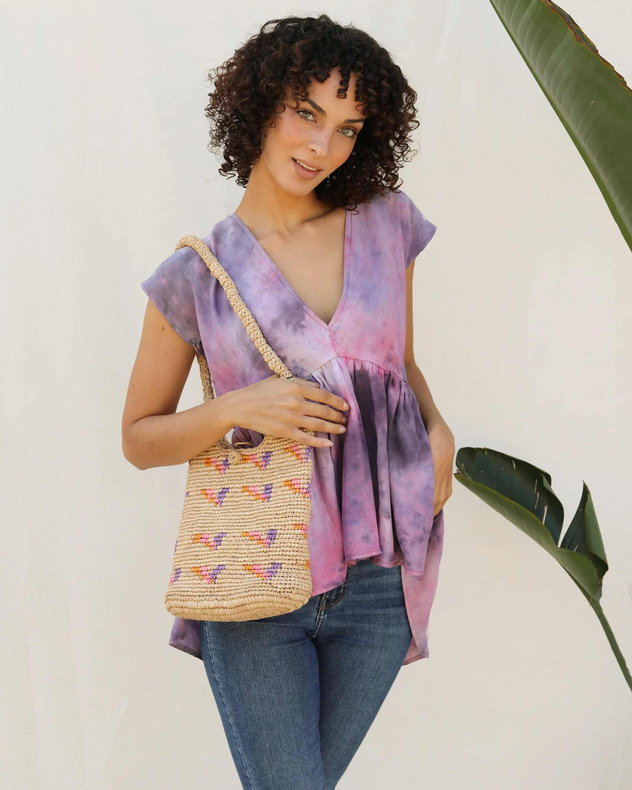 v neck top w raffia bag.jpg