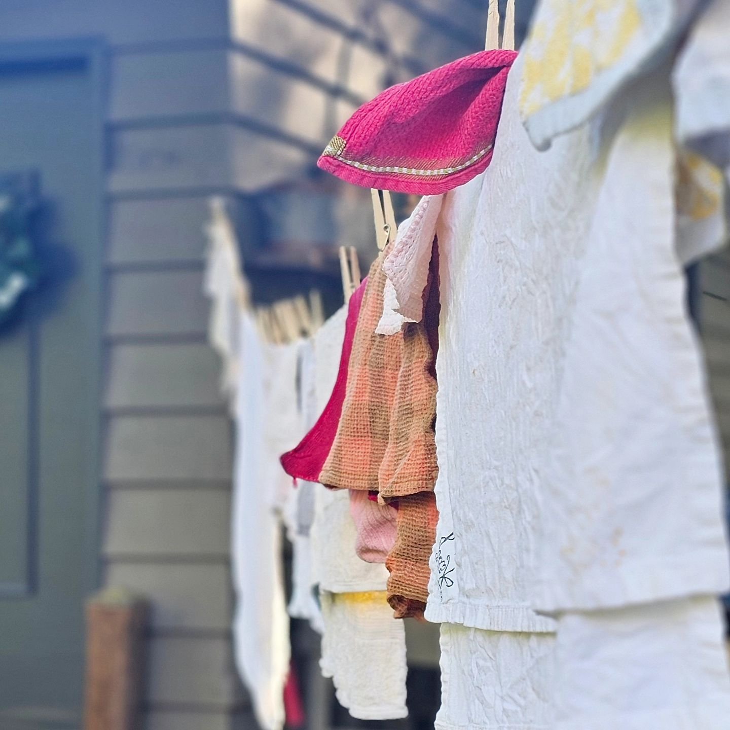 Dryer went on the fritz. I forgot the lovely smell of air dried laundry. #laundry #clothesline