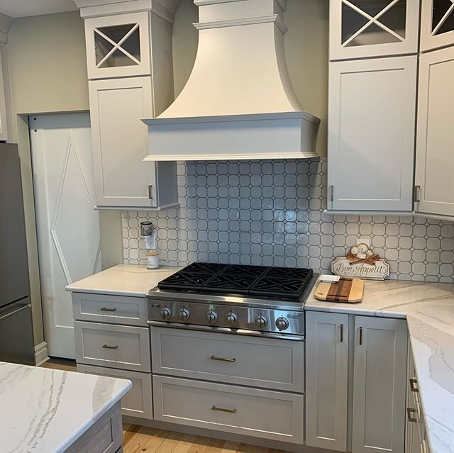 Check out our latest kitchen! Featuring cabinets from @HarringtonInteriorSolutions!