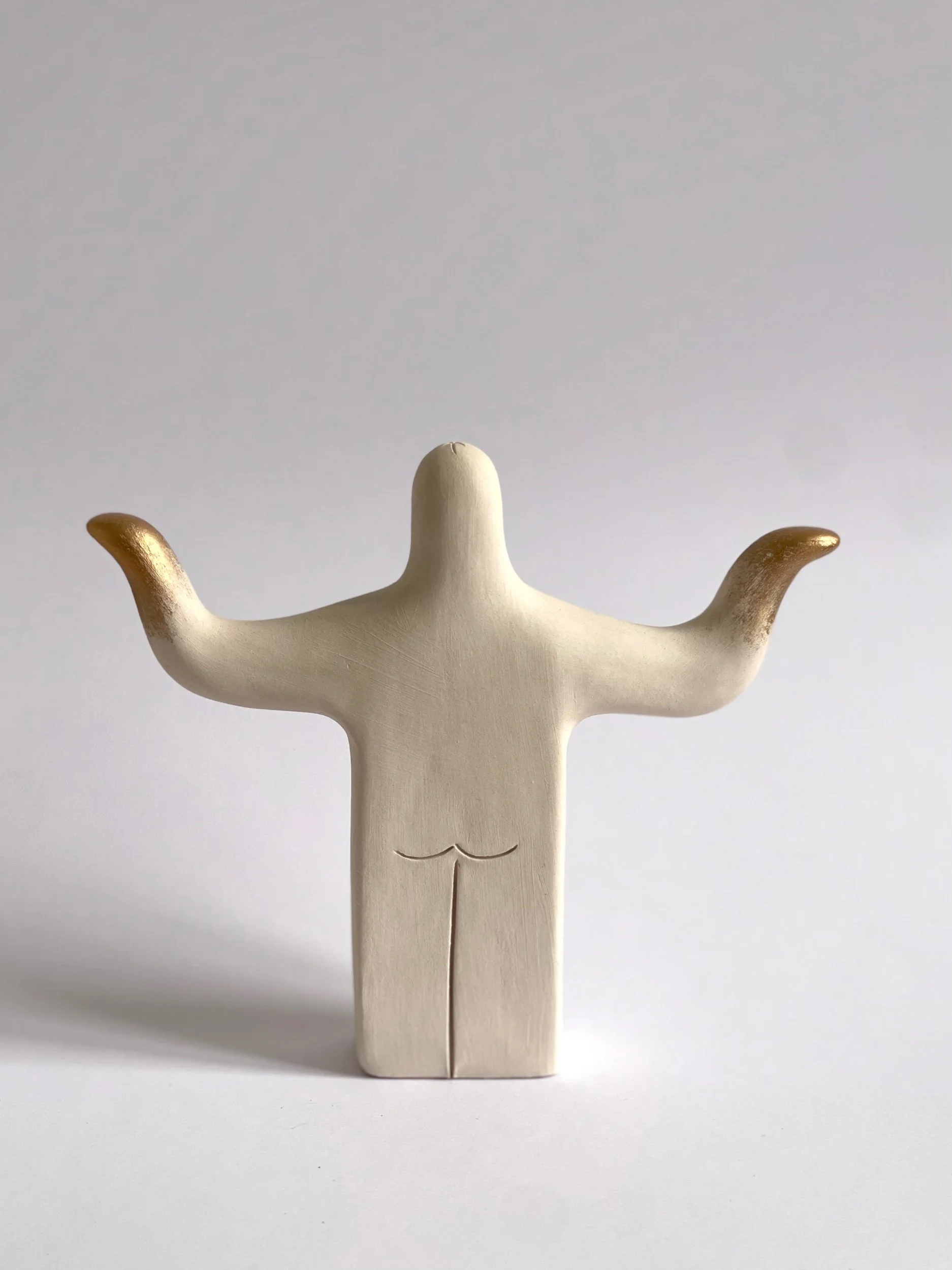 Statuette céramique pièce unique art contemporain "gardien de l'abondance" Lili Stones.jpeg