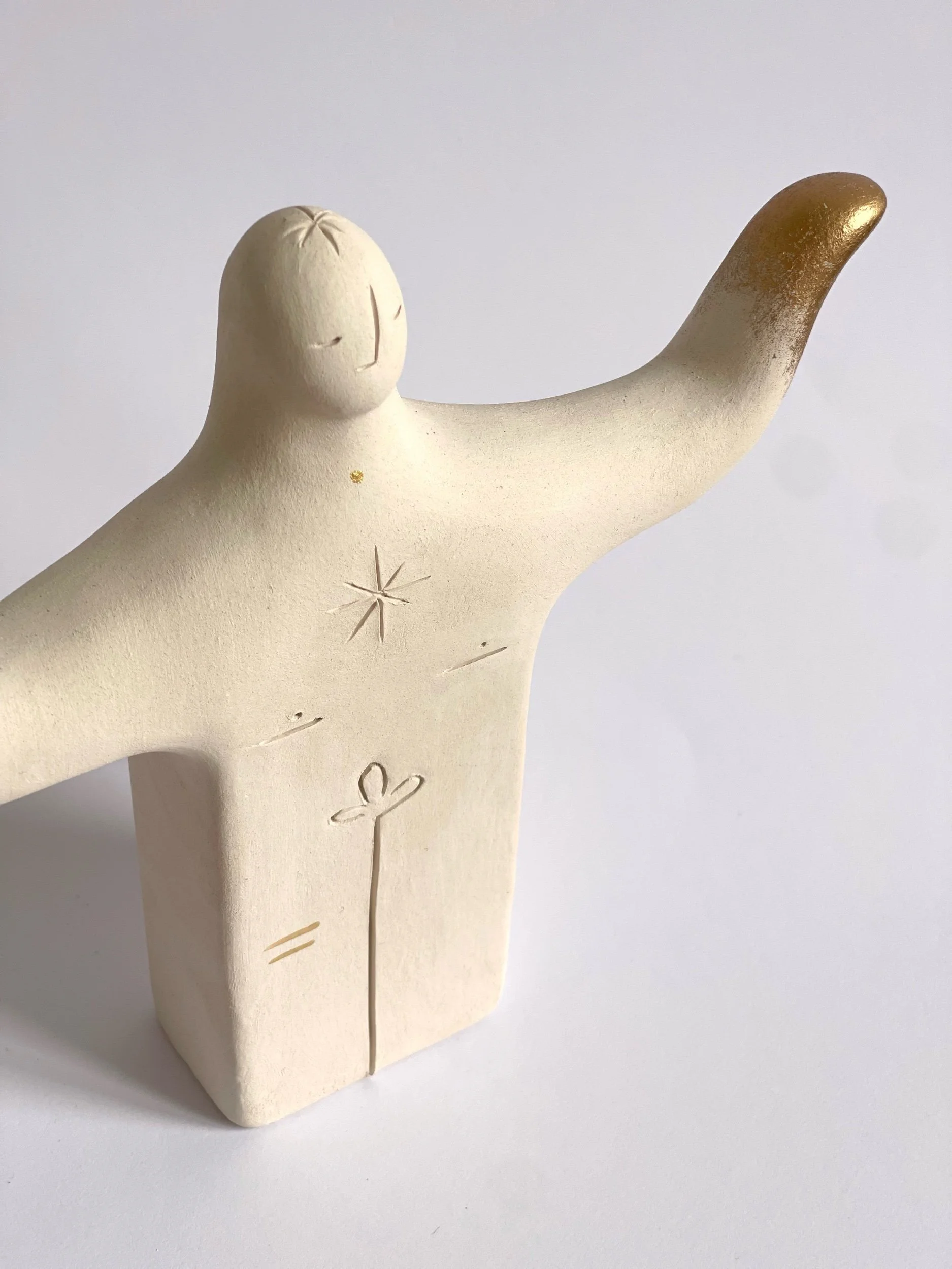 Statuette céramique pièce unique art contemporain "gardien de l'abondance" Lili Stones.jpeg