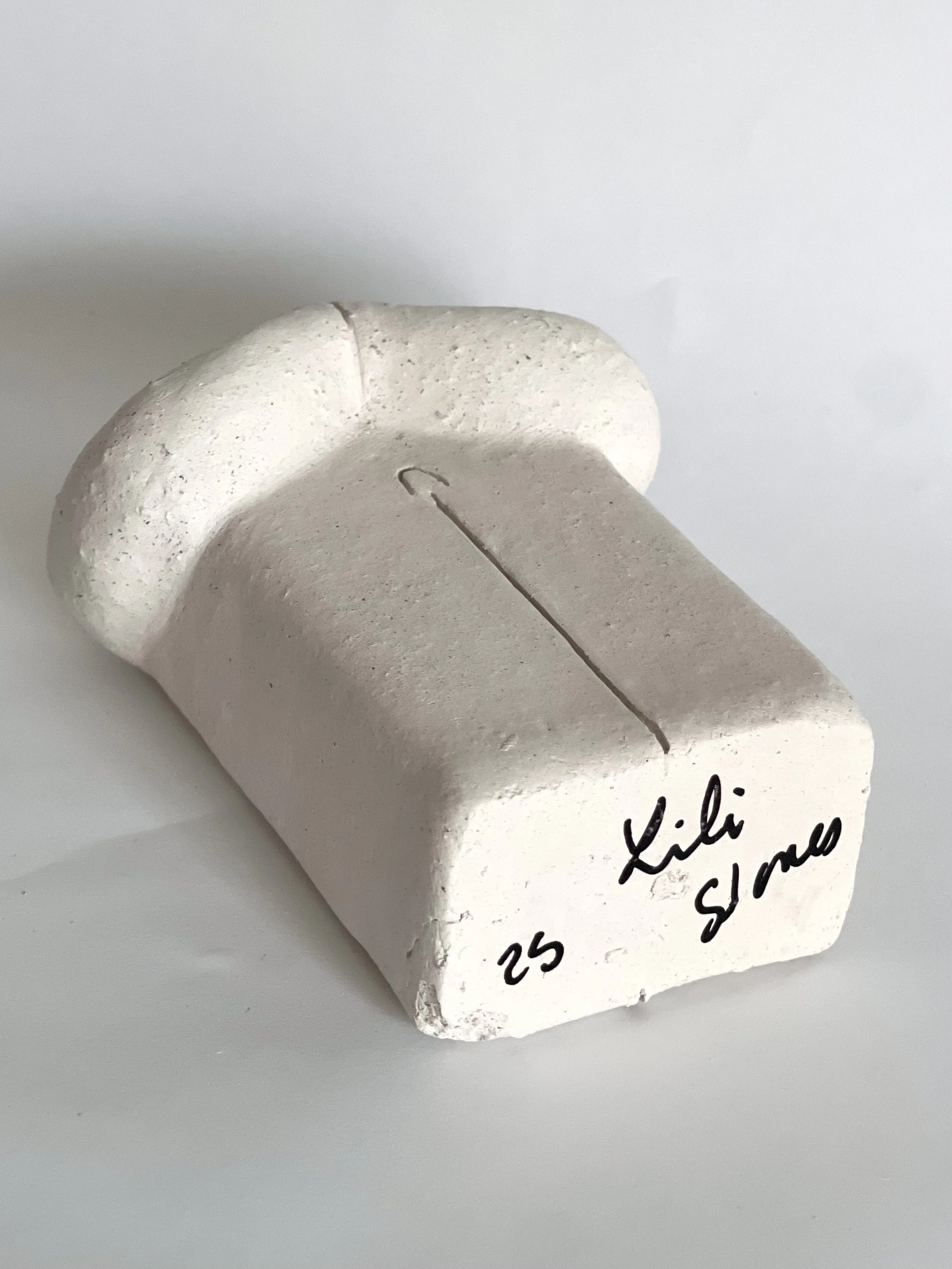 Statuette Gardien Lili Stones.jpg