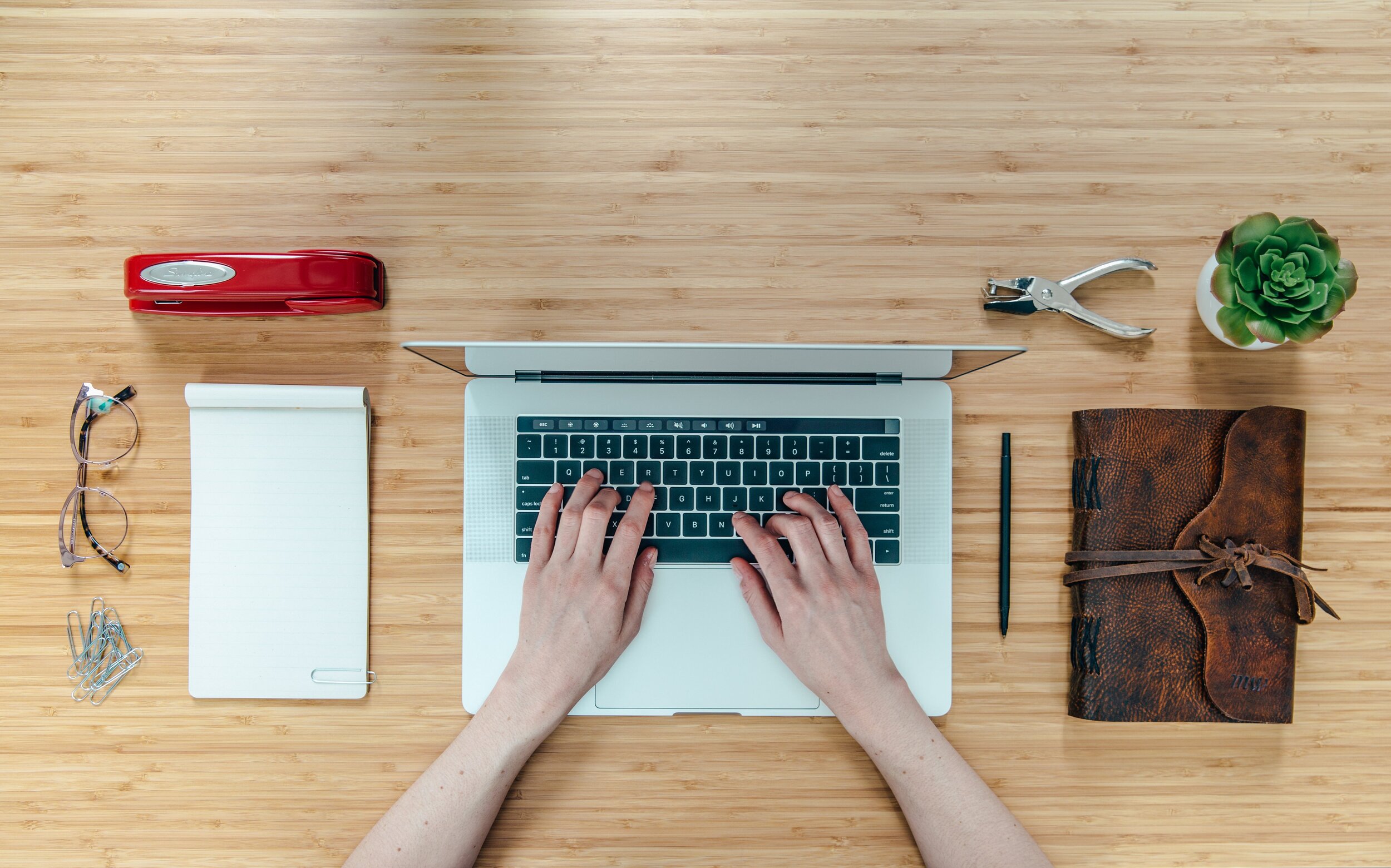 desk-office-workspace-flatlay.jpg