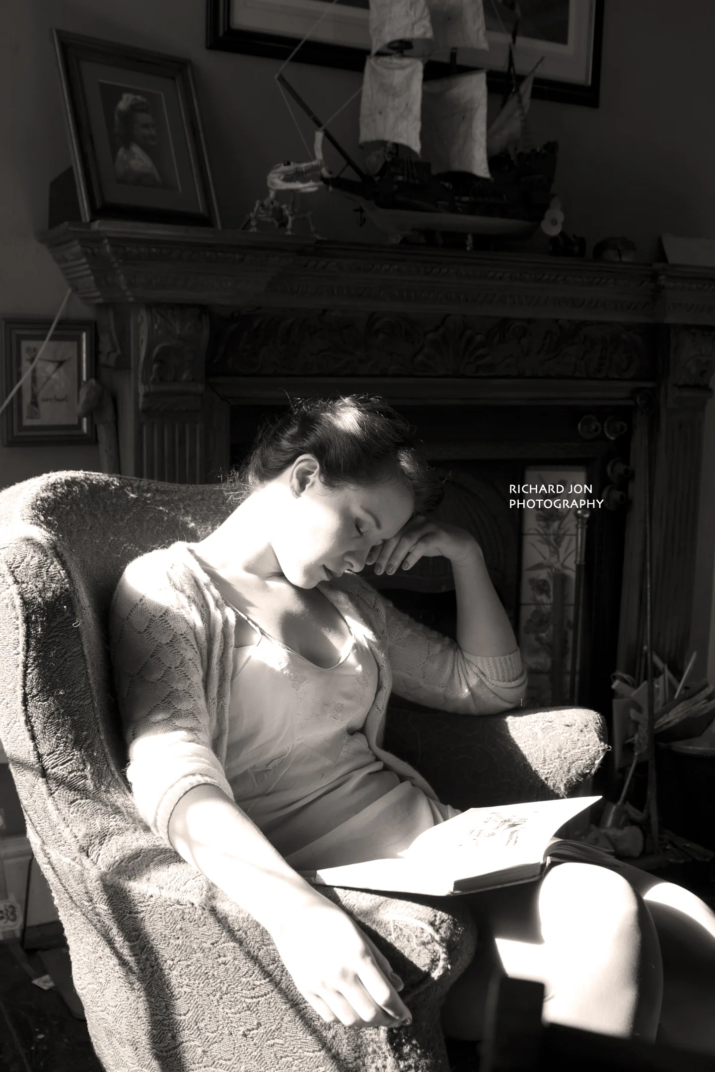 wm B&W Annia-5434.jpg