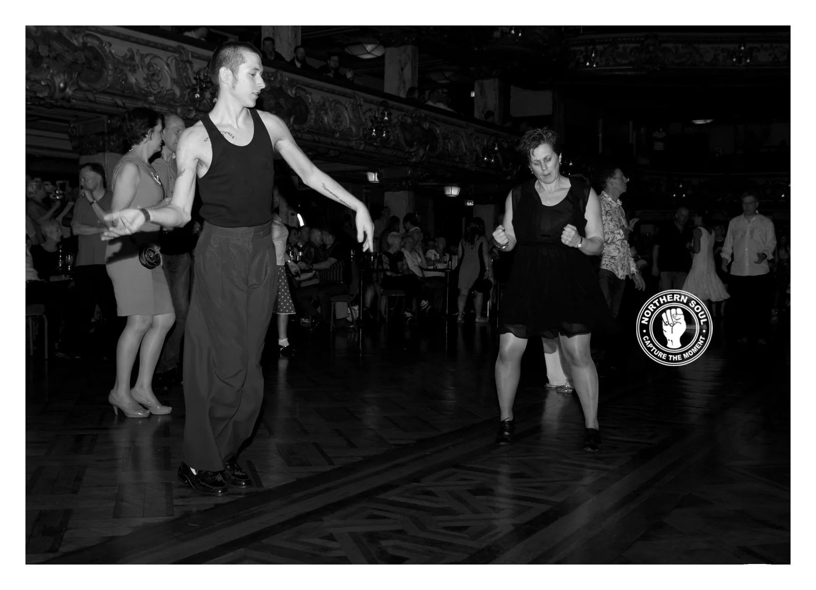 e-B&W In The Groove-6301.jpg