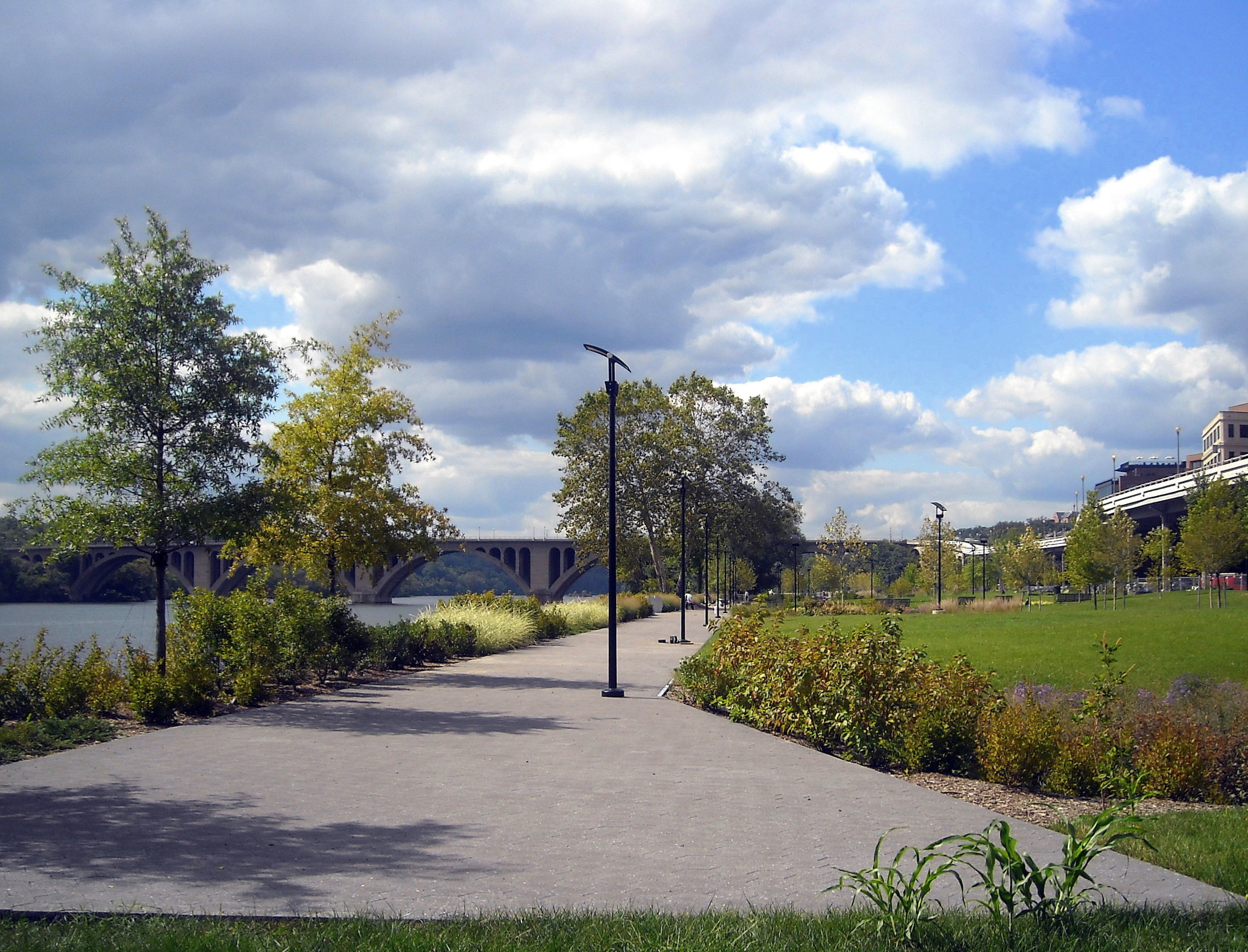 Georgetown_Waterfront_Park_-_Washington,_D.C..jpg