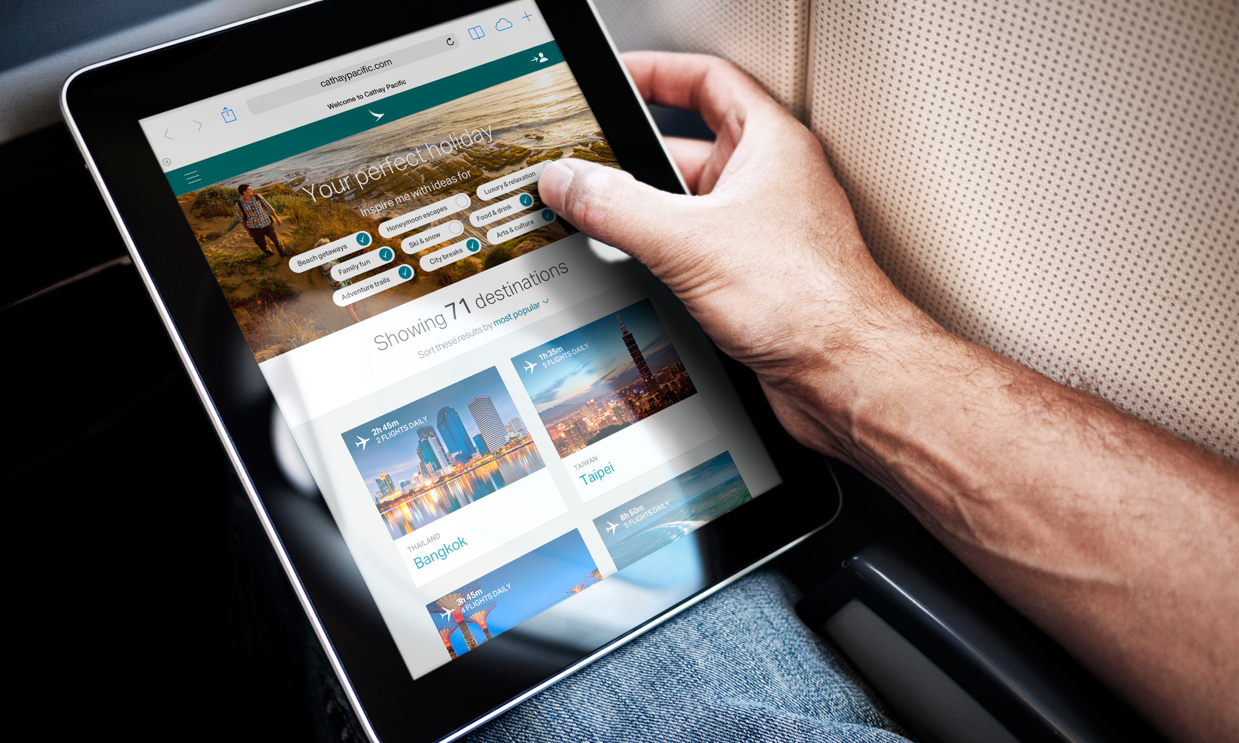 Cathay_Pacific_Mobile_Website-e1427768624993_r2 2.png