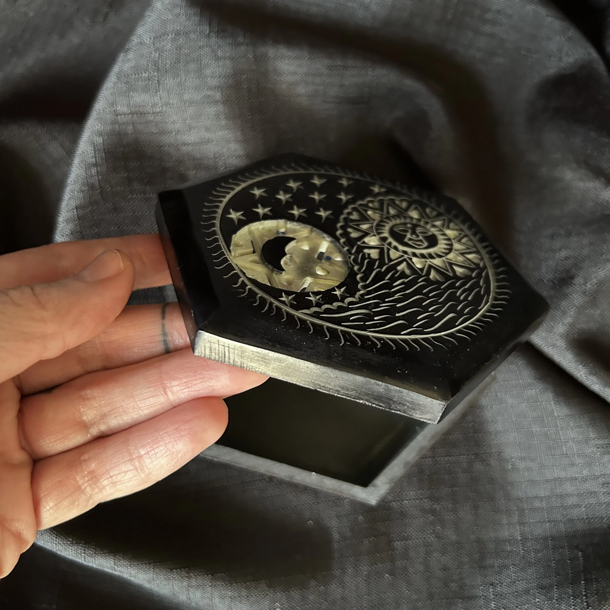 sun moon hex box 8.JPG