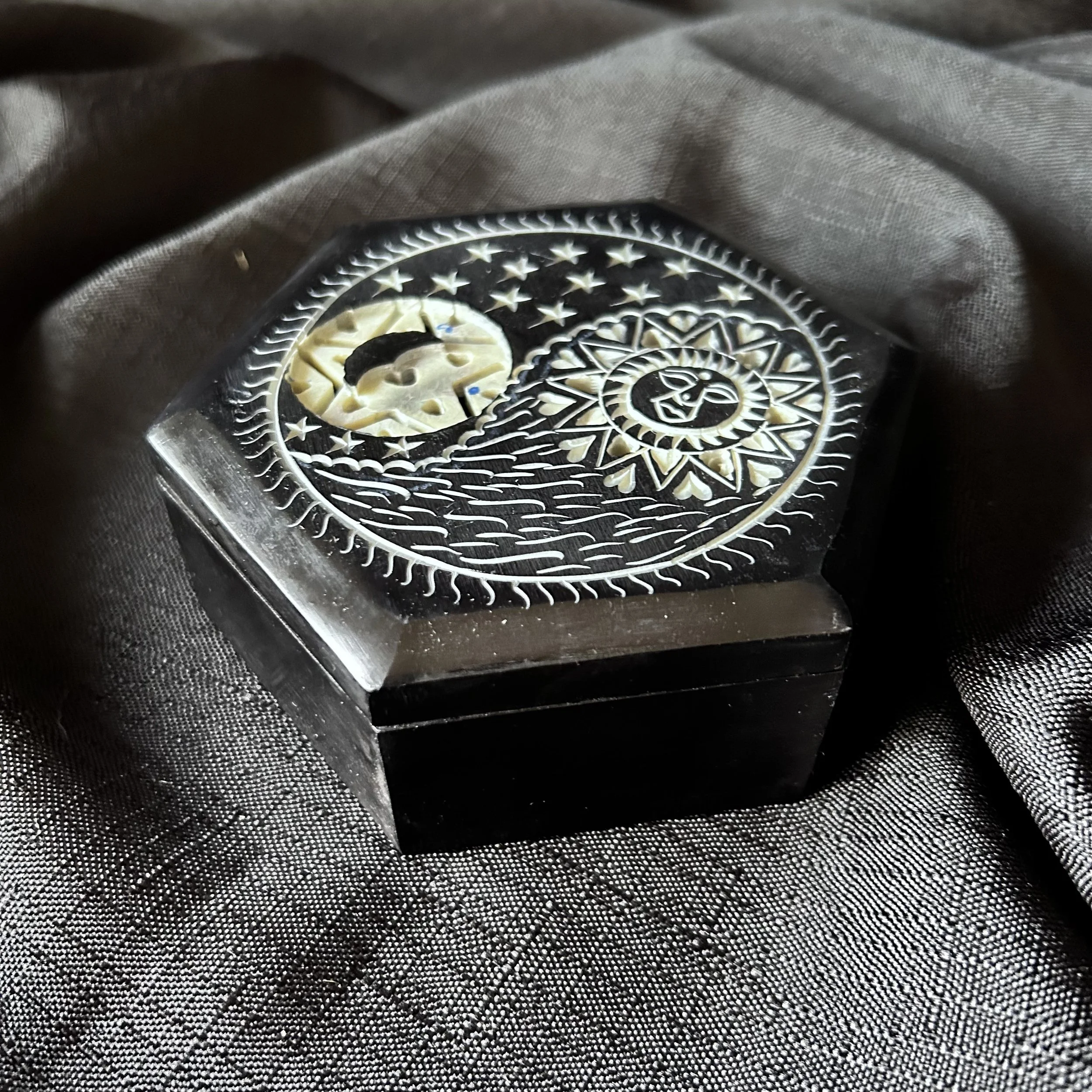 sun moon hex box 6.JPG