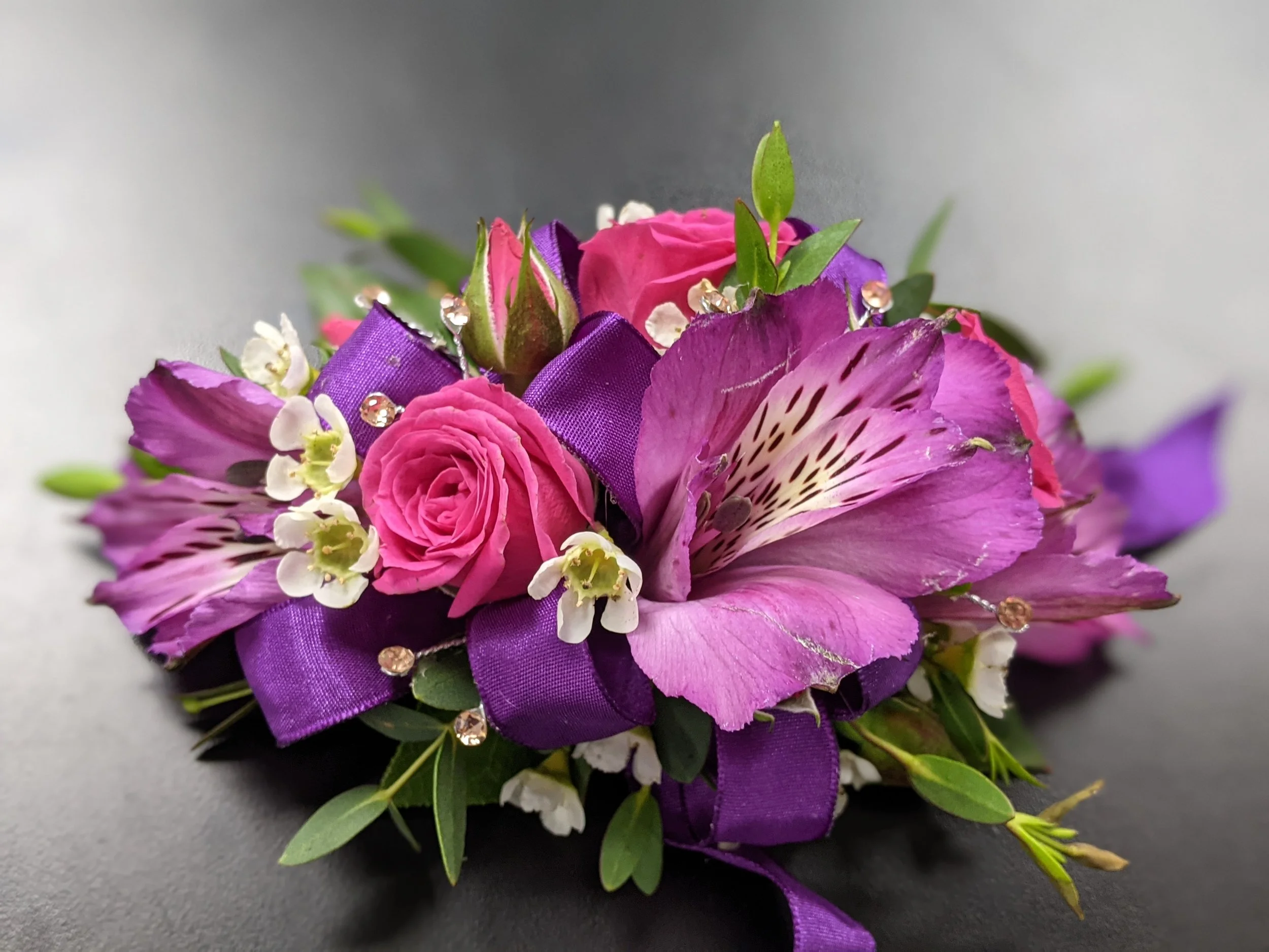 フラワー・ガーデニング corsage no.774 Carnation Corsage - Raleigh, NC | Fallon's Flowers