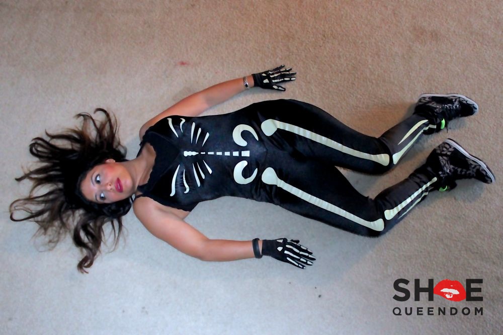 Skeleton Halloween 2012 - 1.jpg