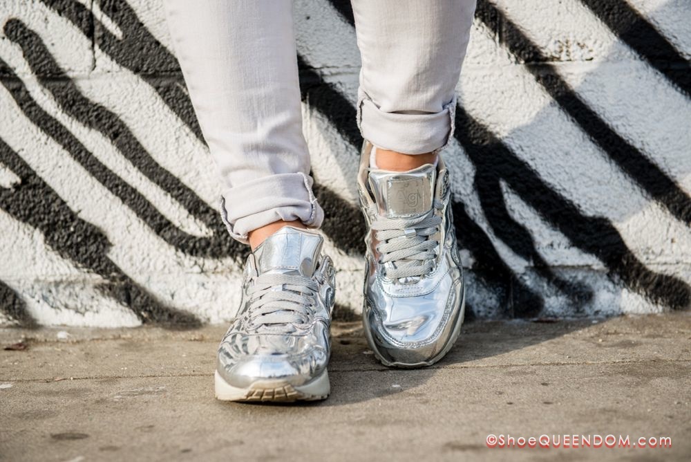 Nike AM1 Liquid Gold x Report Signature 07.jpg