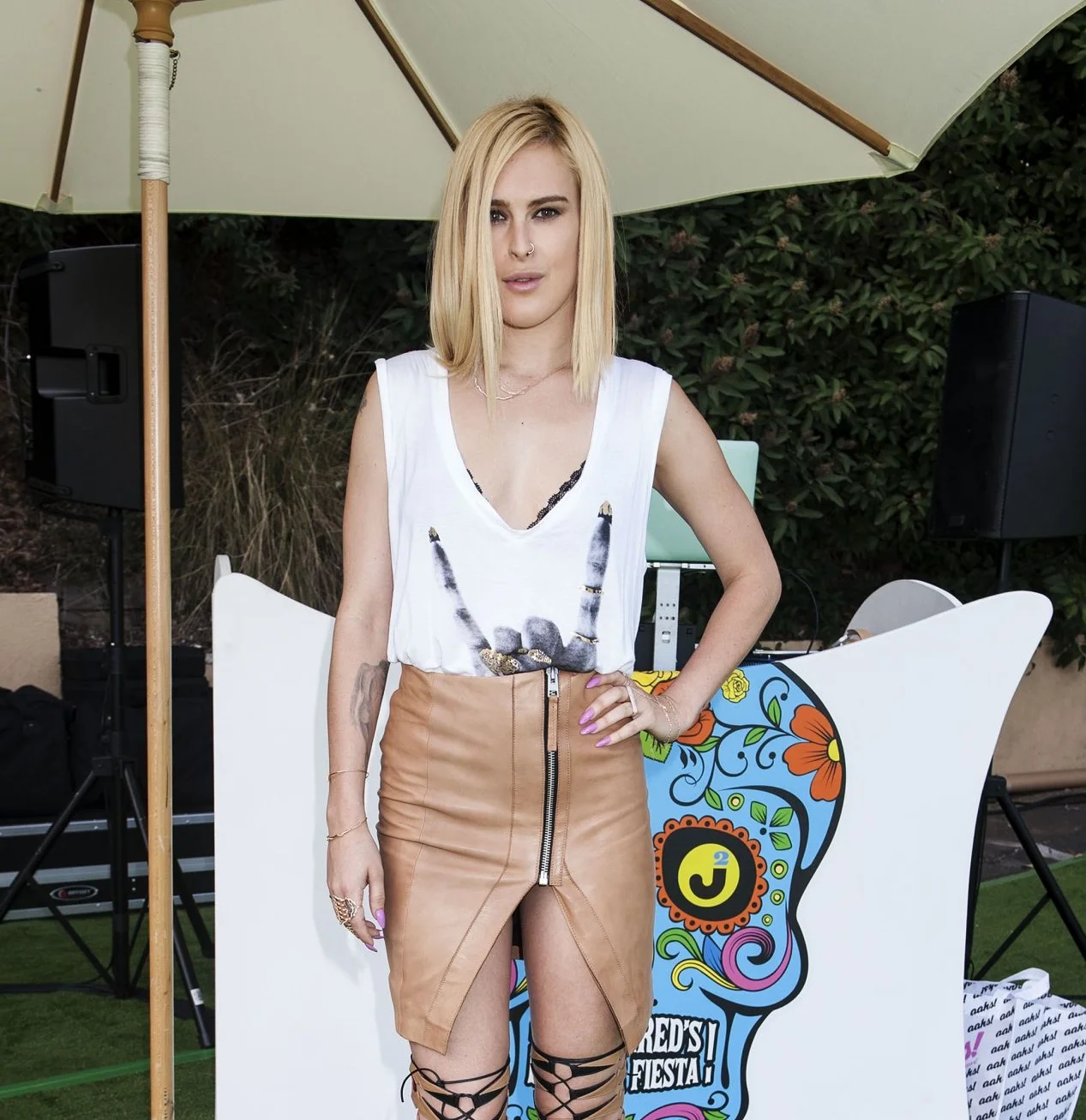 Shoe Options :: Rumor Willis' :: Which Sneakers Would You Choose For Her Outfit?