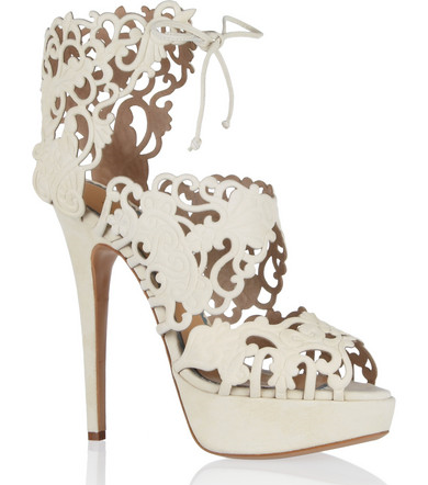 I'm OBSESSED with these. Truly a stunner for any wedding dress. Plus, would go amazingly well with tons of outfits after the wedding Secure √ :: Material √ :: 4" instep (In case it is sold out at link on photo, try this link :)