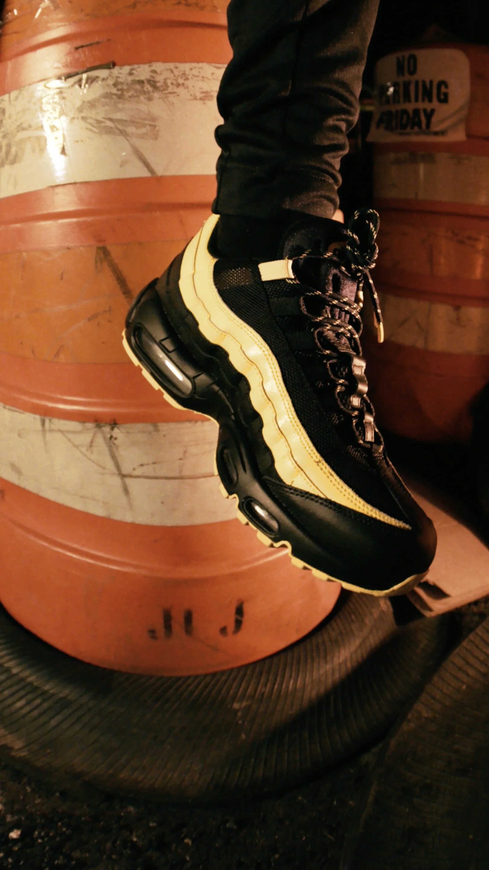 NikeFrequency_0000_Screen Shot 2018-09-18 at 4.13.57 PM.jpg