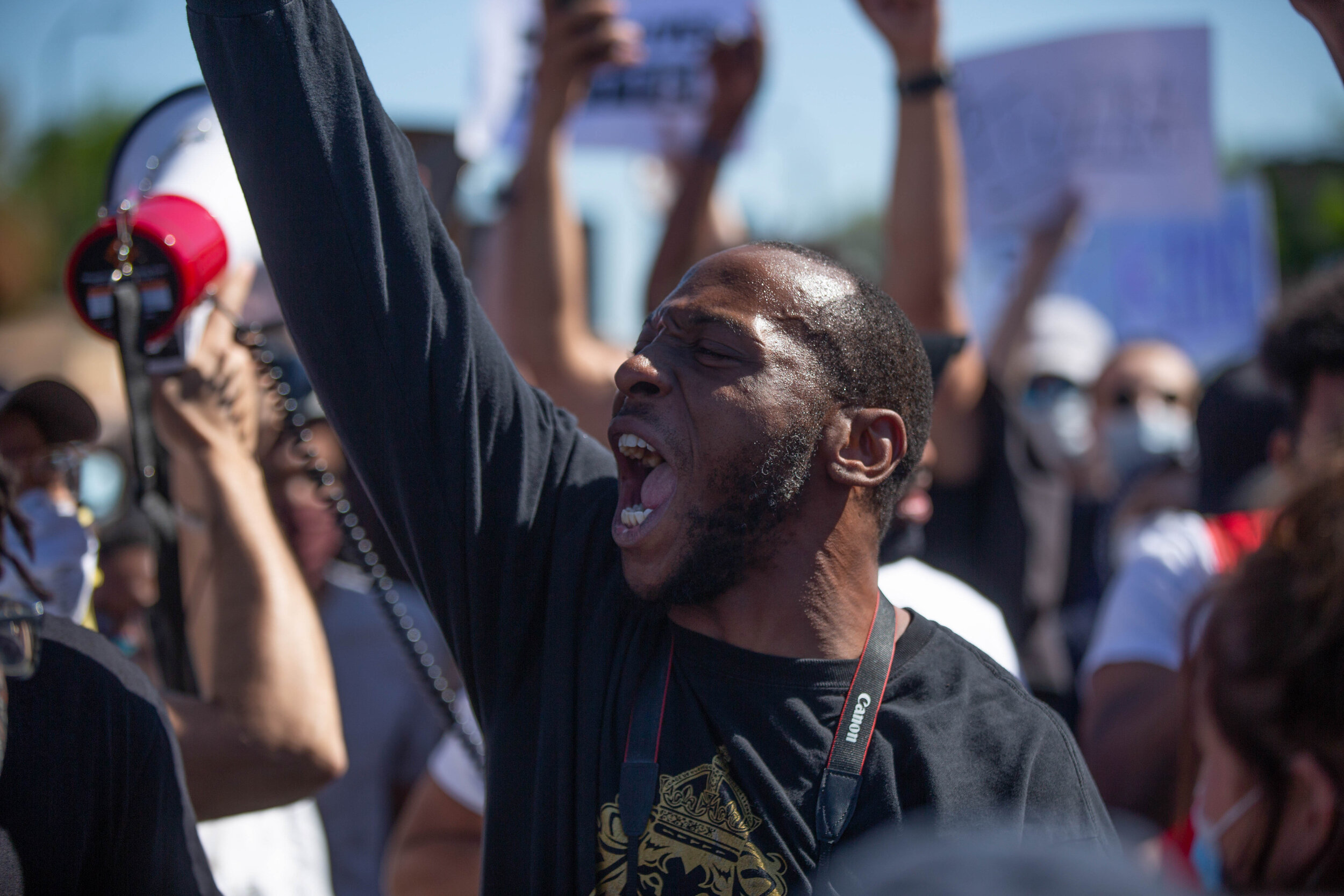  Chaz Moore from Canton, Ohio talks to a crowd of protesters that came out to protest the police killing of George Floyd in Minneapolis, Minnesota on May 30, 2020. Chris Juhn/Zuma. 