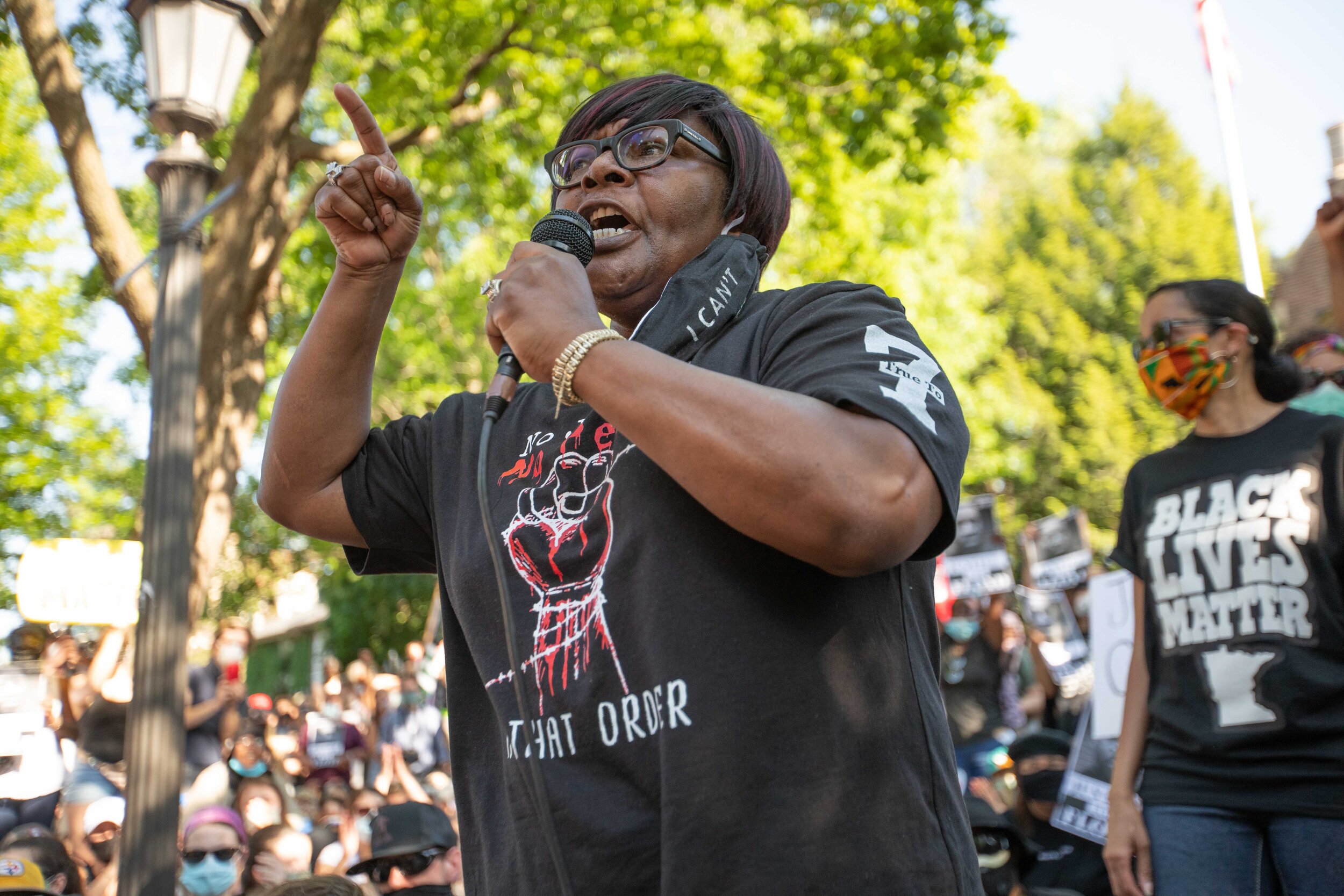  Kimberly, Handy-Jones, the mother of Cordale Handy speaks to the crowd of proetsters in front of the Governors Mansion in Saint Paul, Minnesota on June 1, 2020. Chris Juhn/Zenger 