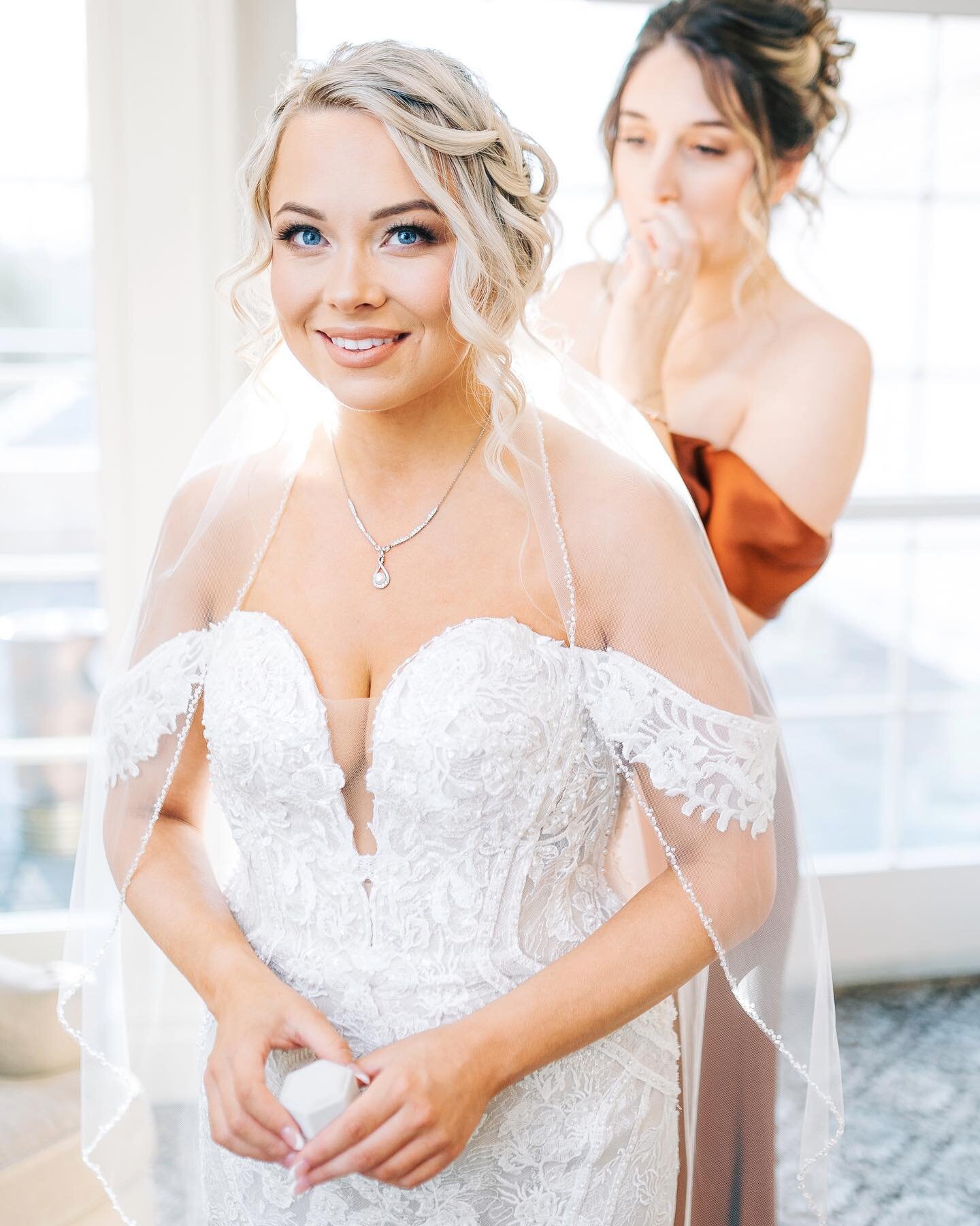 Beautiful Ashley &amp; Anthony Love celebration at gorgeous Aria! 

#ctweddingphotographer #ctweddingmakeup #ctweddingplanner #luxurywedding #luxuryweddingplanner #hartford #ctlife #ariawedding #ctbride #bride #bridemaids #bridemagazine #firstlookwed