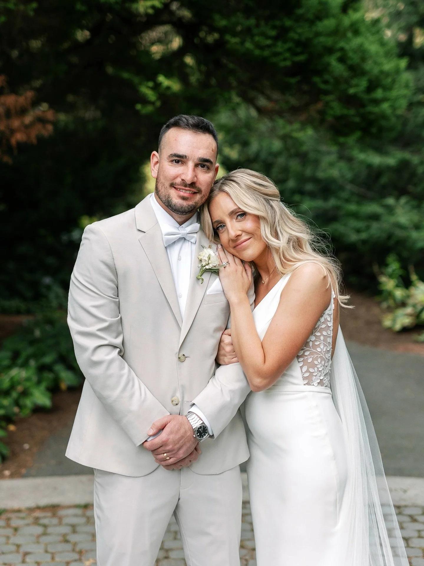 Cassie &amp; Blake magical wedding day ❤️ 🥂 🤩!!!
Congratulations guys 🥰!!! 

#ctweddingphotographer #ctweddingplanner #ctweddingflorist #bostonweddingphotographer #luxuryweddingplanner #pondhousecafe #elizabethpark #hartfordct #weddingphotos #ctwe