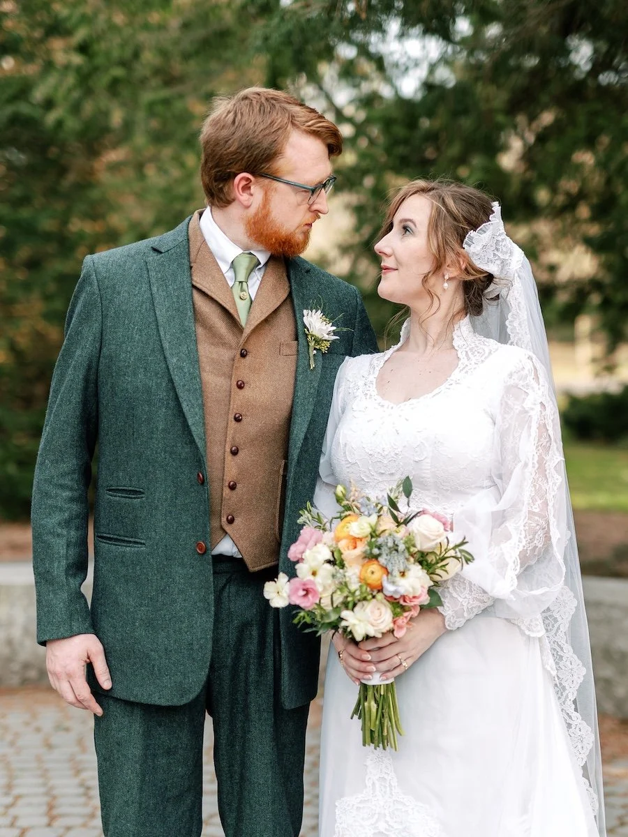  Classic and elegant vintage wedding at Pond House Cafe in West Hartford, Connecticut 