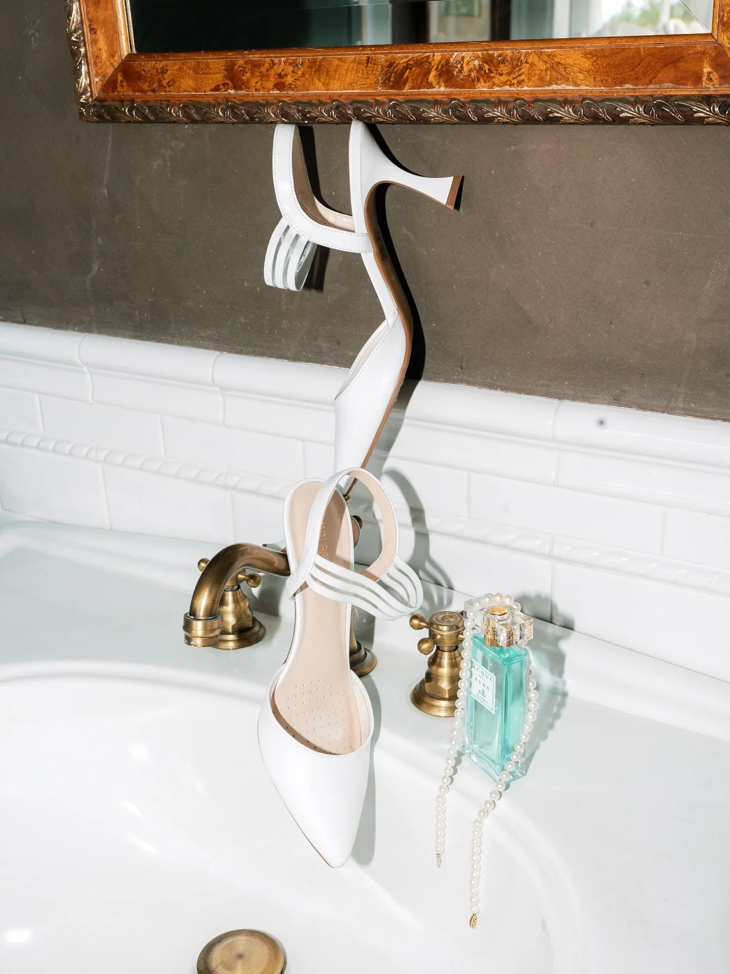 Why don&rsquo;t go silly 🤪 

#ctweddingphotographer #ctweddingplanner #weddingshoes #connecticutwedding #bostonweddingphotographer