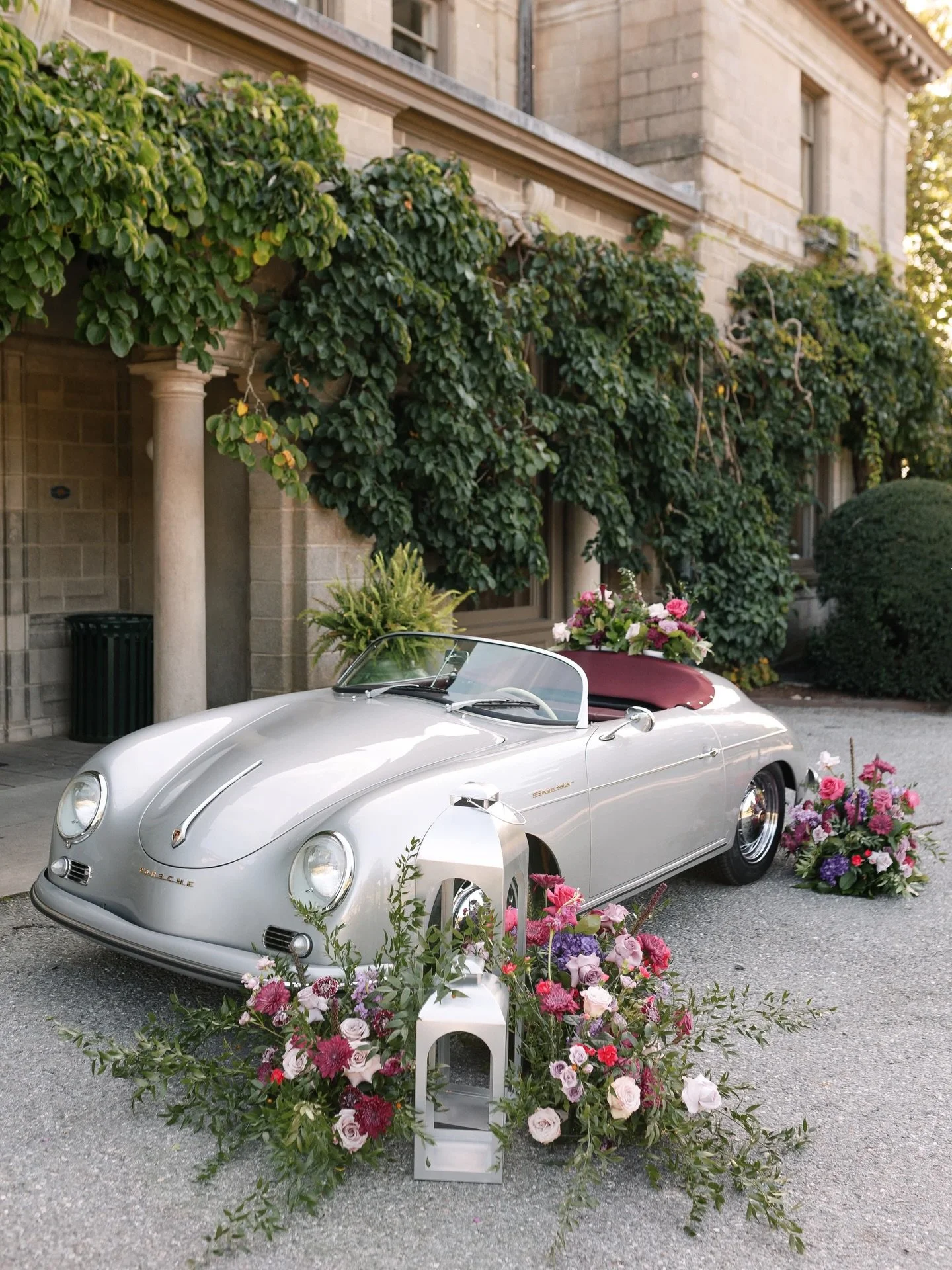 The perfect wedding drive 🚘 
Cruising into forever in a vintage Porsche Speedster - classic, iconic, and effortlessly  cool 😎 🍸 

#ctweddingphotographer #ctweddingplanner #ctweddingflorist #porschespeedster #weddingcar #classicweddingcar #eoliaman