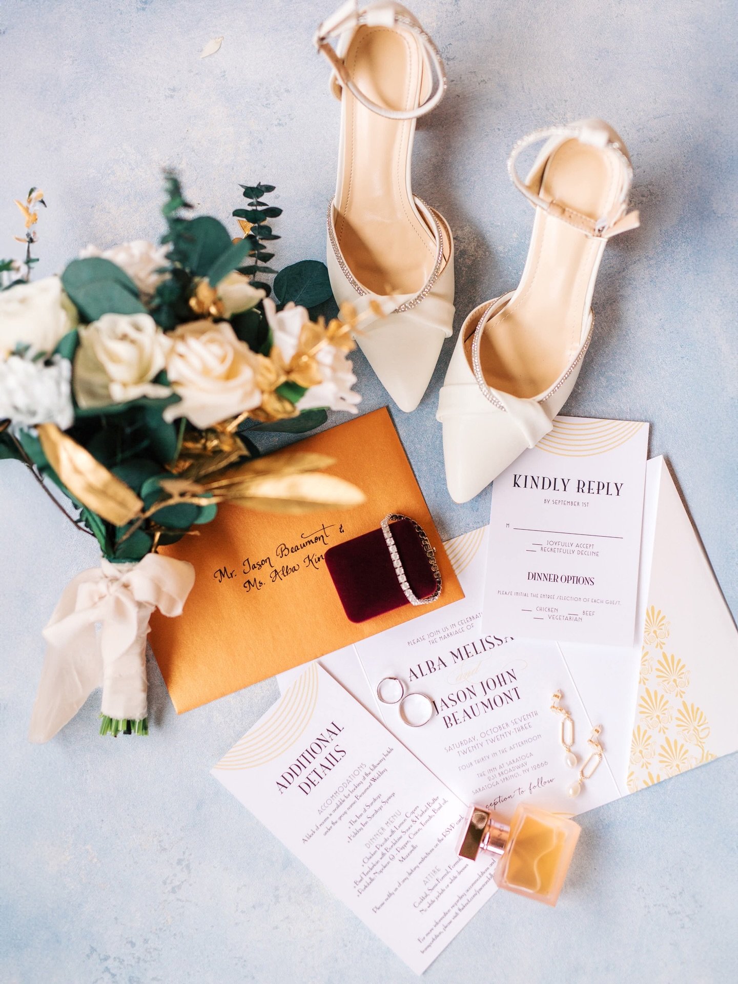 The beauty lives in the details 🤍👠💐

#ctweddingphotographer #ctweddingflorist