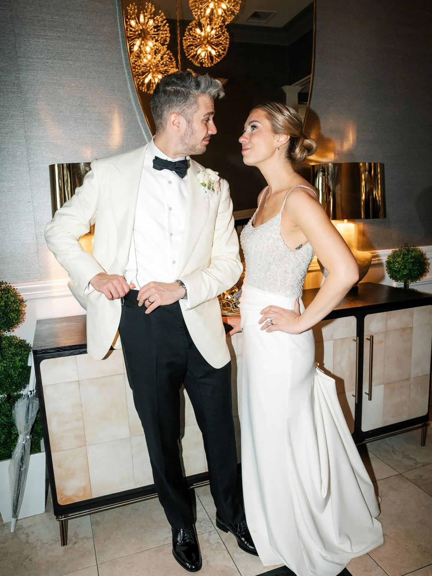 Effortless. Timeless. Classic. Elegance sets the tone ❤️❤️❤️

#ctweddingphotographer #ctweddingplanner #ctweddingmakeup #ctweddingflorist #bostonweddingphotographer