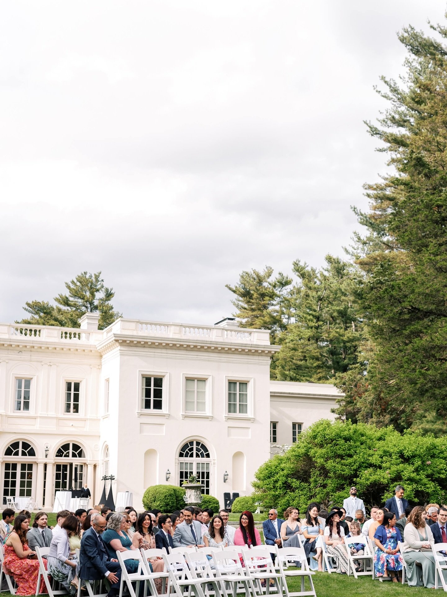 Vibrant love 💕 

#ctweddingphotographer #ctweddingplanner #bostonweddingphotographer #bostonweddingplanner #ctweddingflorist #wadsworthmansion