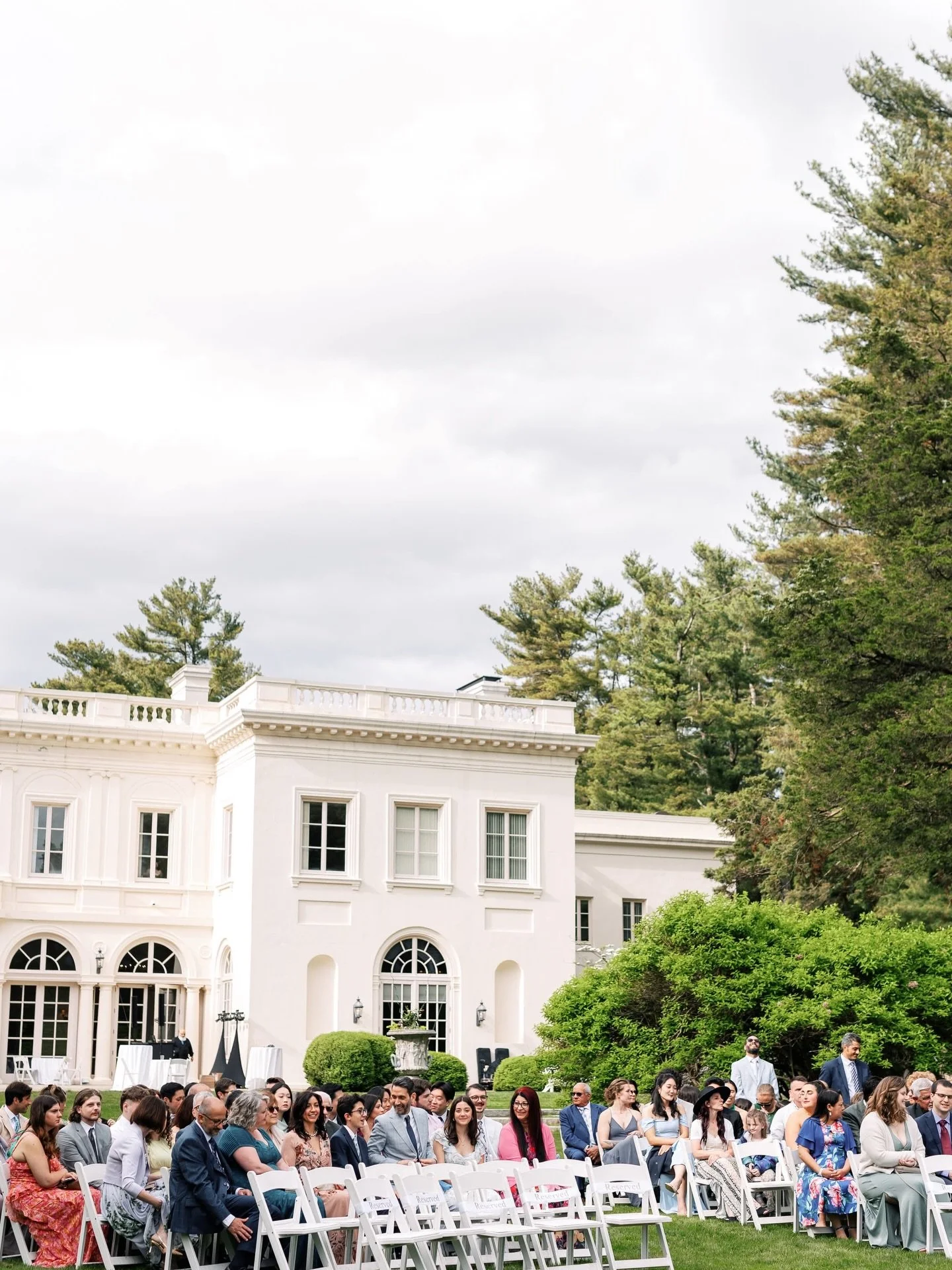 Vibrant love 💕 

#ctweddingphotographer #ctweddingplanner #bostonweddingphotographer #bostonweddingplanner #ctweddingflorist #wadsworthmansion