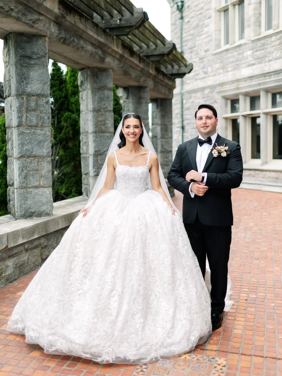wedding photos of bride and groom at Branford House.jpg