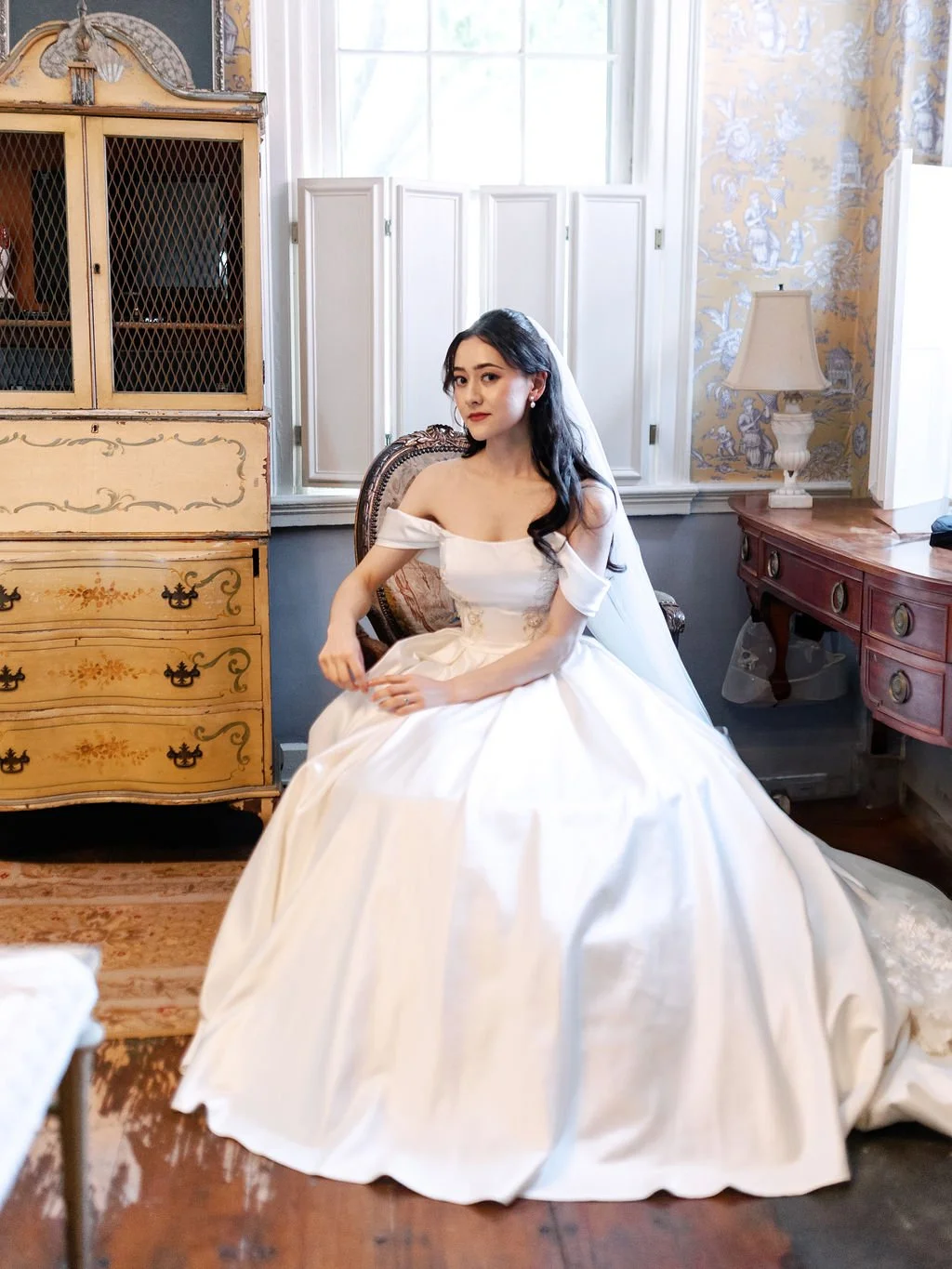 Gina the bride getting ready for the wedding at Roger Williams Botanical Center in Providence