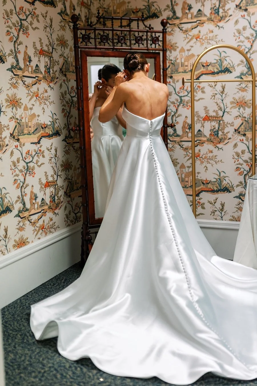 Bridal getting ready and details at Wadsworth Mansion wedding