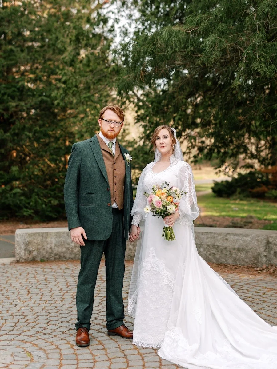 Classic vintage style bride and groom photo at the Pond House Cafe, Connecticut