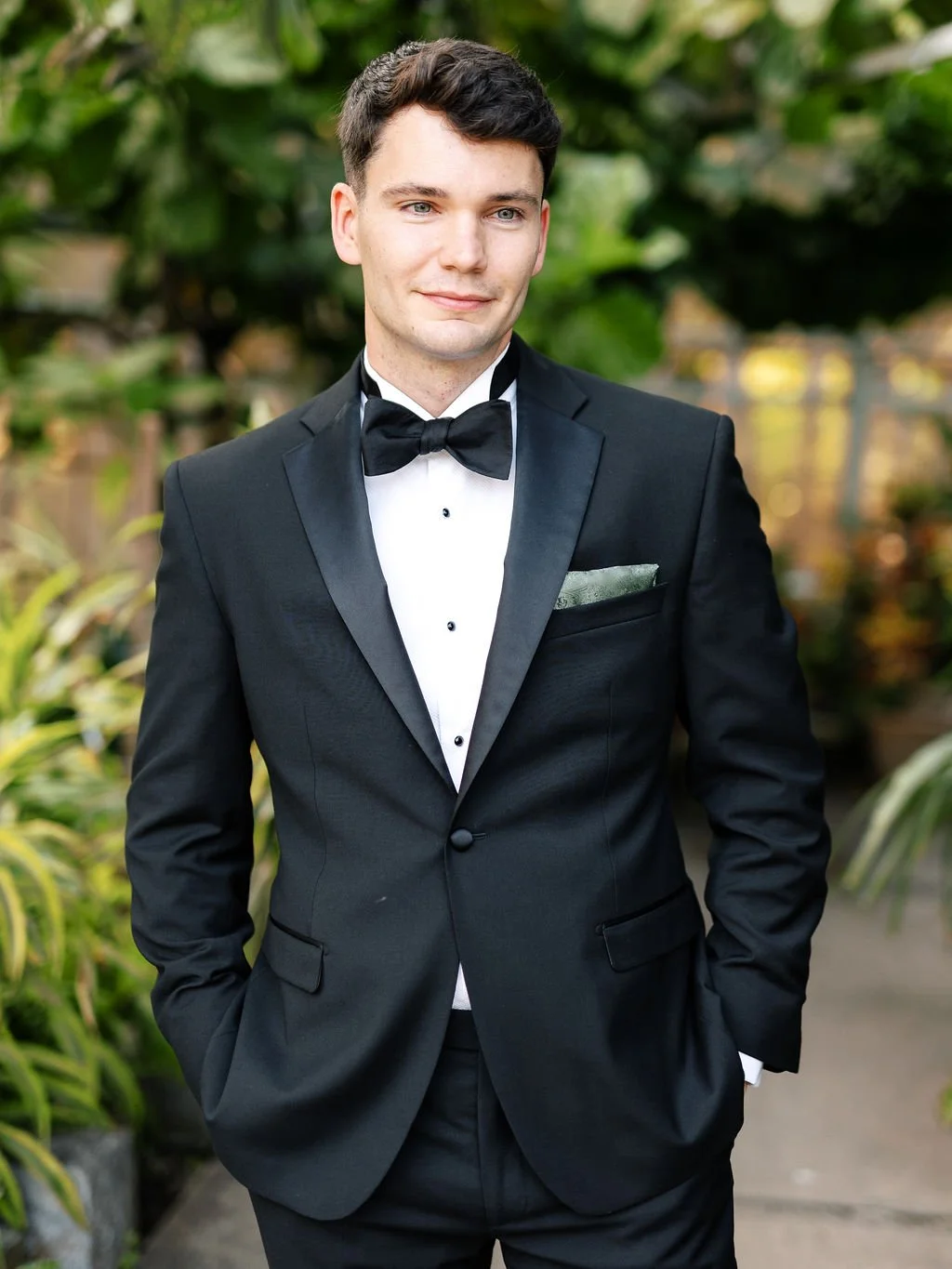 Groom waiting for the First Look