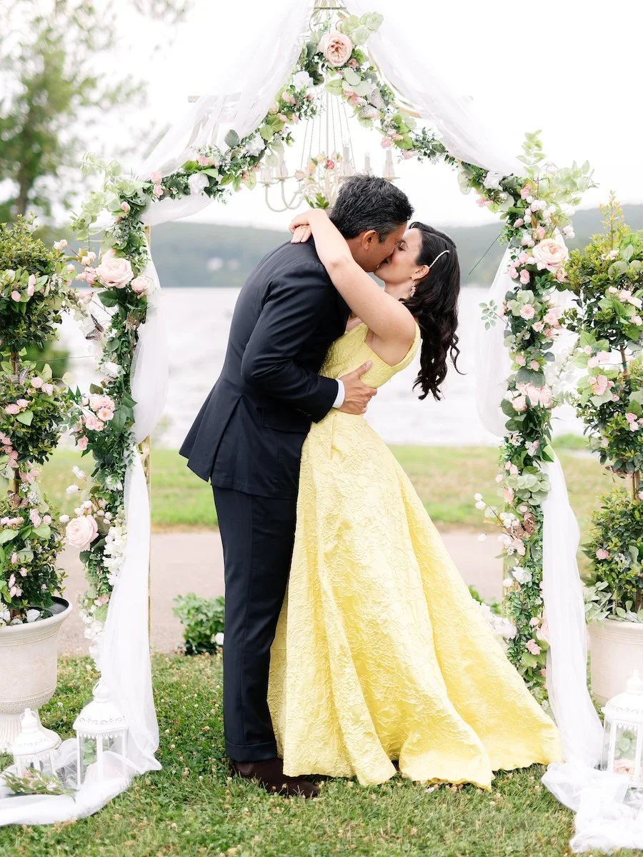 Gelston House wedding venue on the Connecticut River in East Haddam, CT