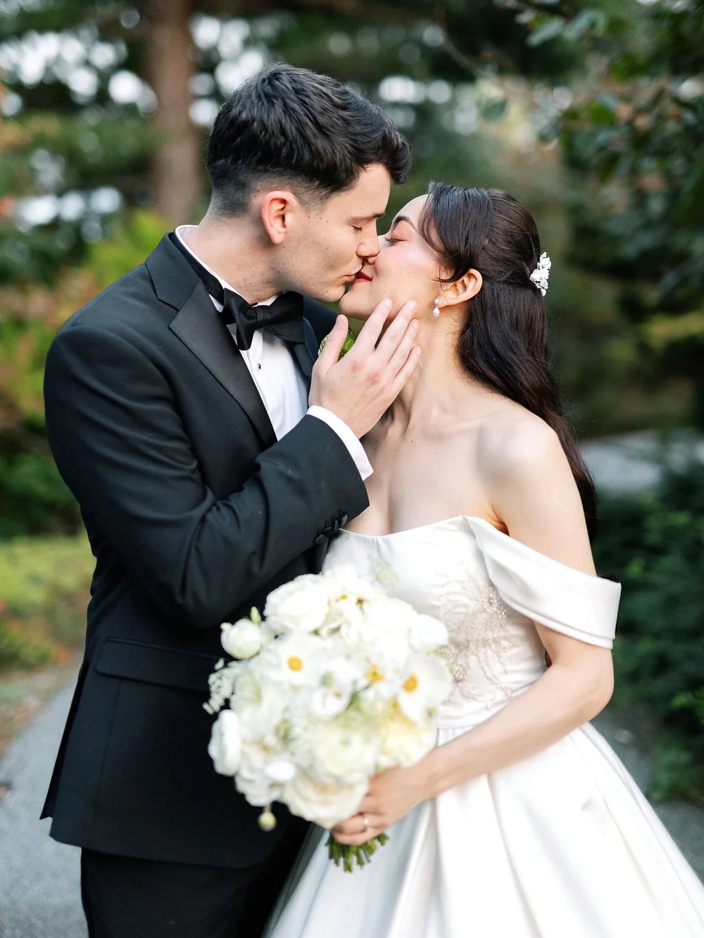 First kiss at Roger Williams Botanical Center wedding of Gina ad Patrick in Providence
