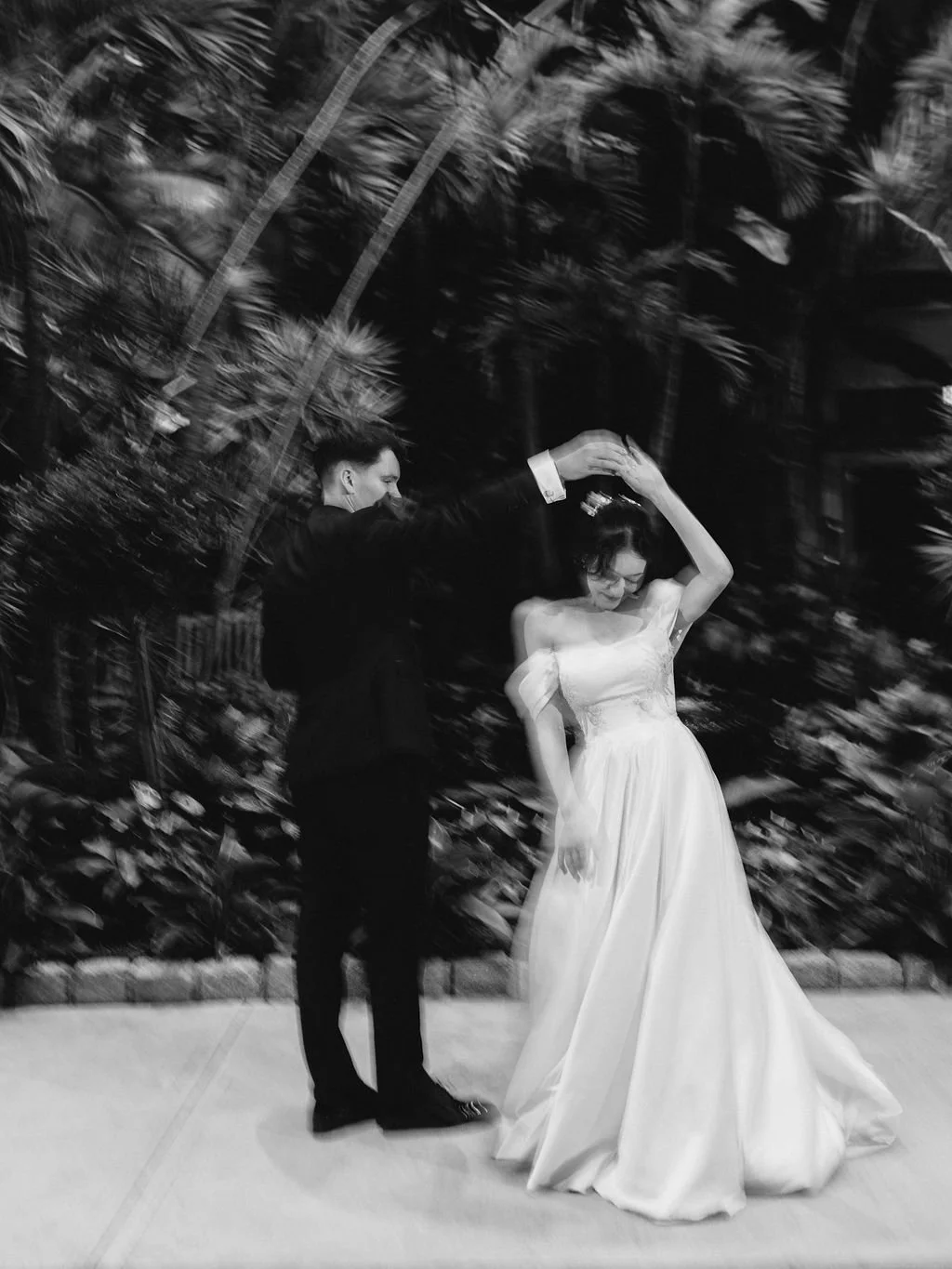 Last dance of the night at Gina and Patrick wedding at Roger Williams Botanical Center, Providance, RI