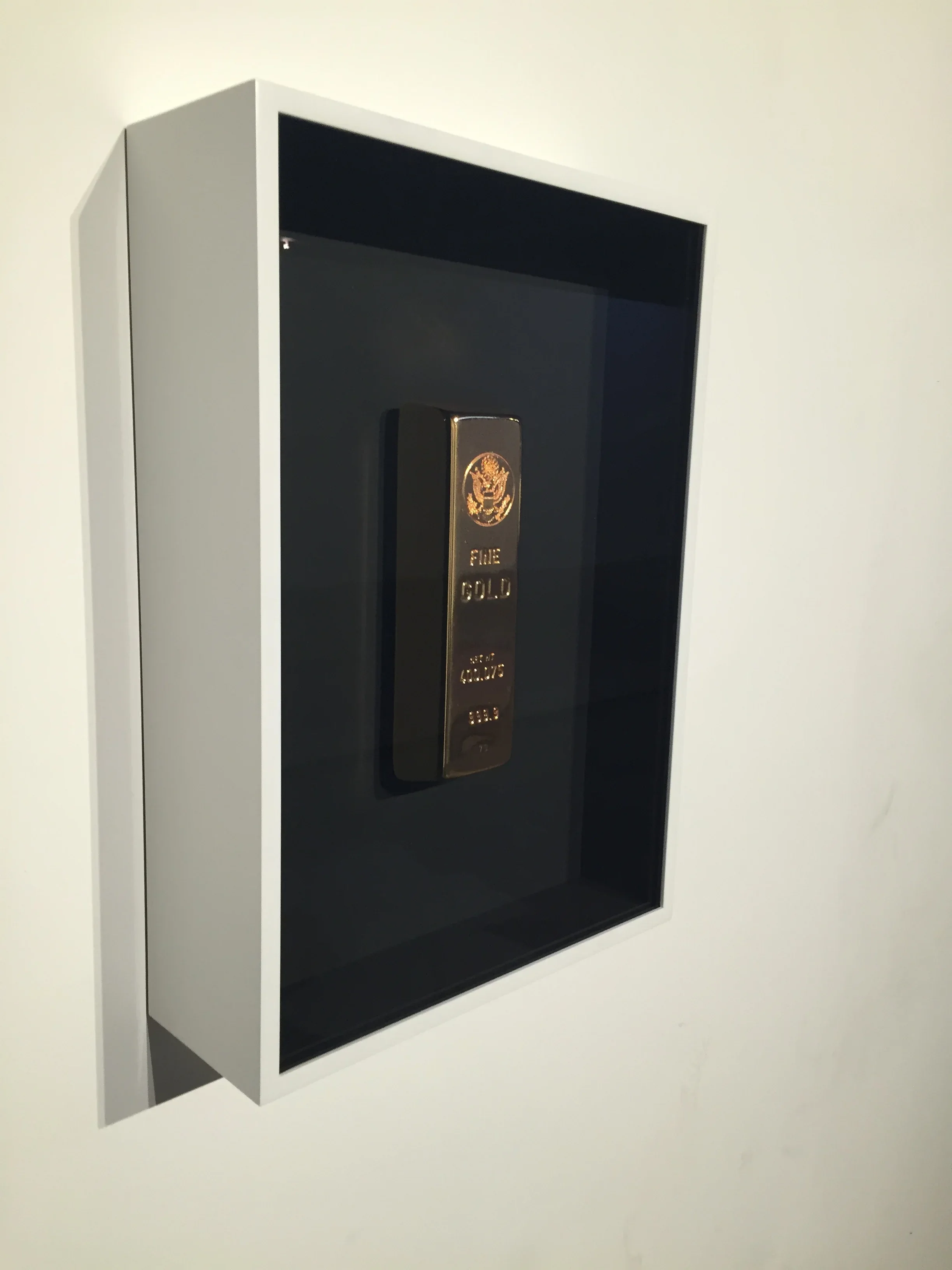 james_georgopoulos_gold_bar_sculpture_forbes_billionares_03.JPG.webp
