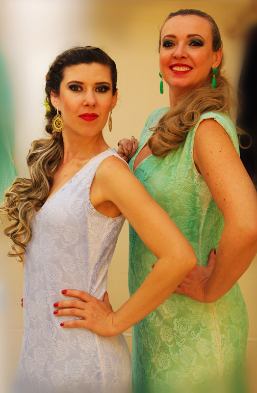 My friend Patrícia (on the right), who introduced me to flamenco. (Personal archive photo.)