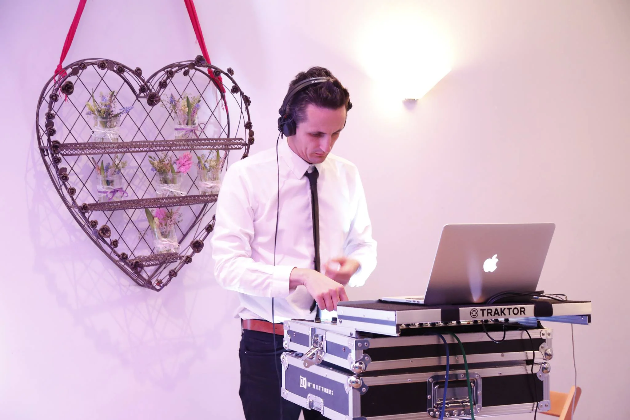 DJ Dave at the Cheerful Chilli Barn